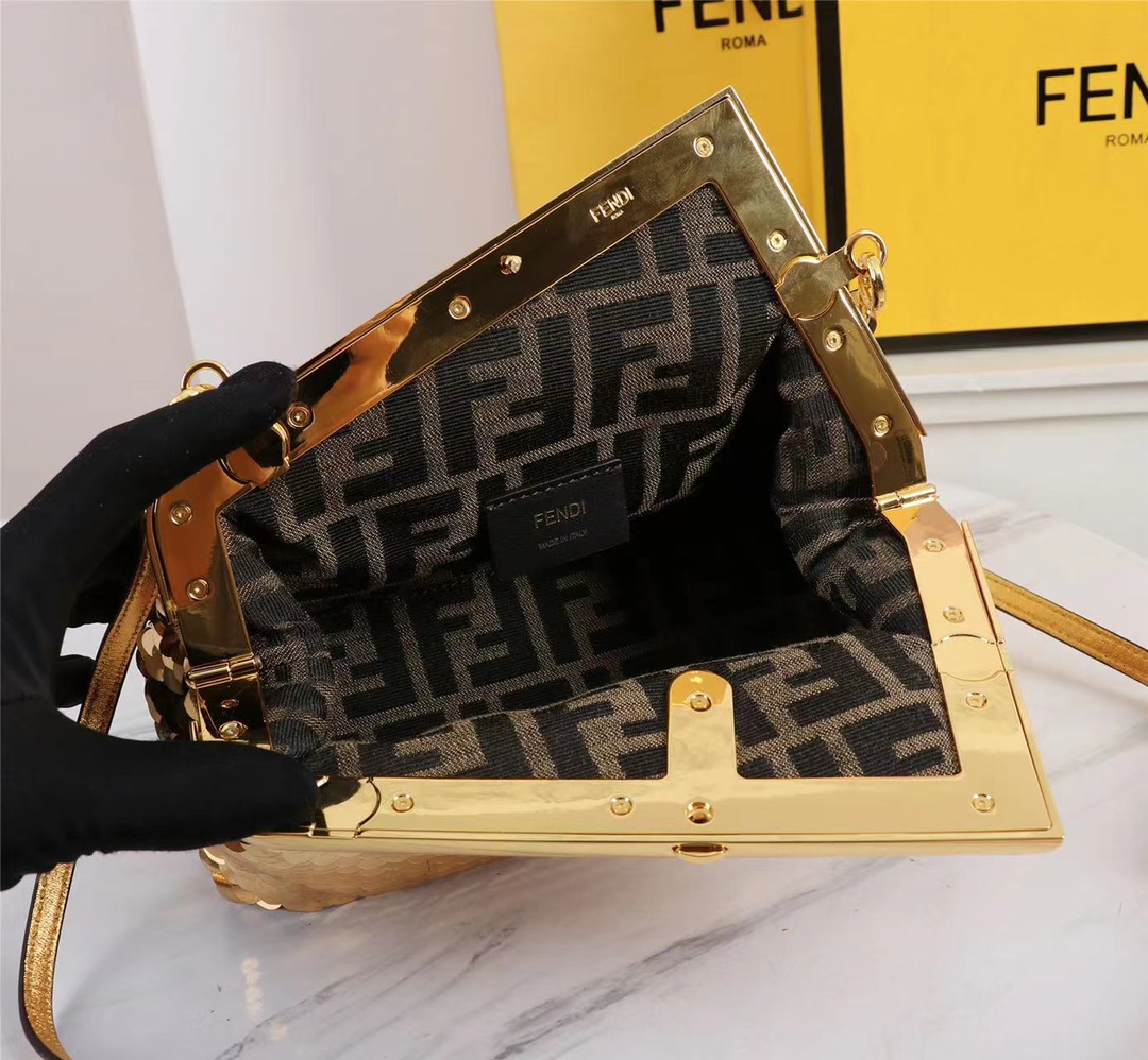 [TOP] FENDI  First Sparkling beads Gold