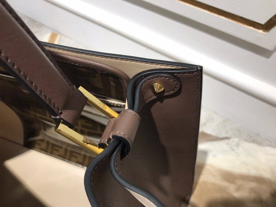 [TOP] FENDI  Peekaboo Medium X-Lite Bag - Dark Brown