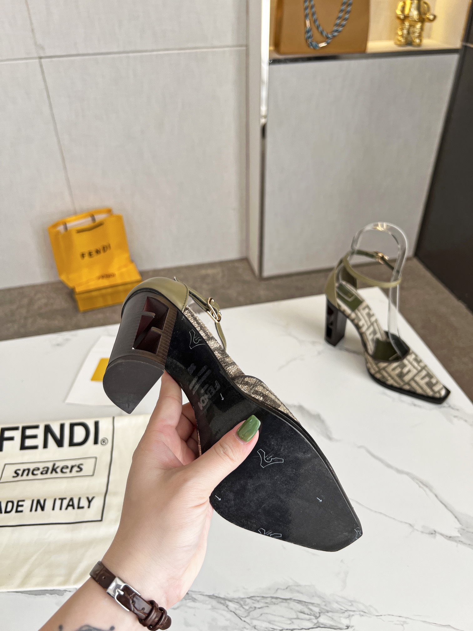 [TOP] FENDI Haute Couture Fall Winter High Heel - cyan blue