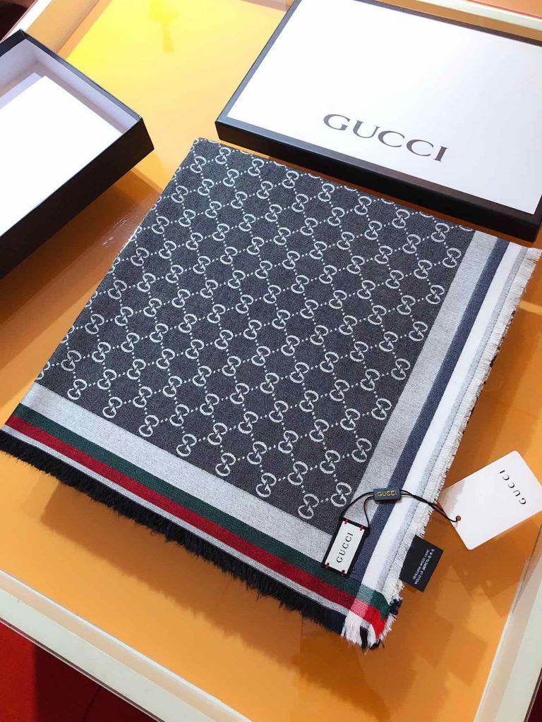 [TOP] GUCCI Fall-Winter Scarf - Grey