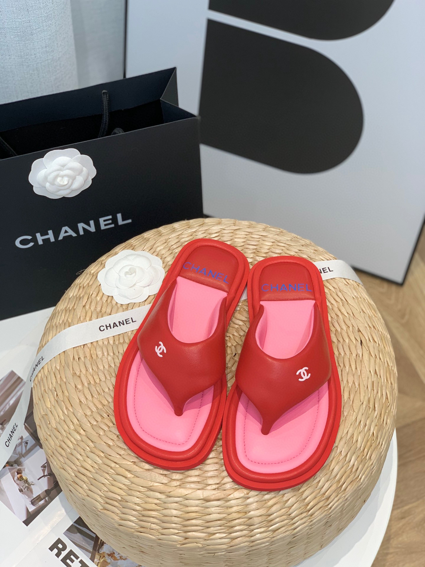 [TOP] CHANEL Puffy Thong Sandals Lambskin - 7 Colours