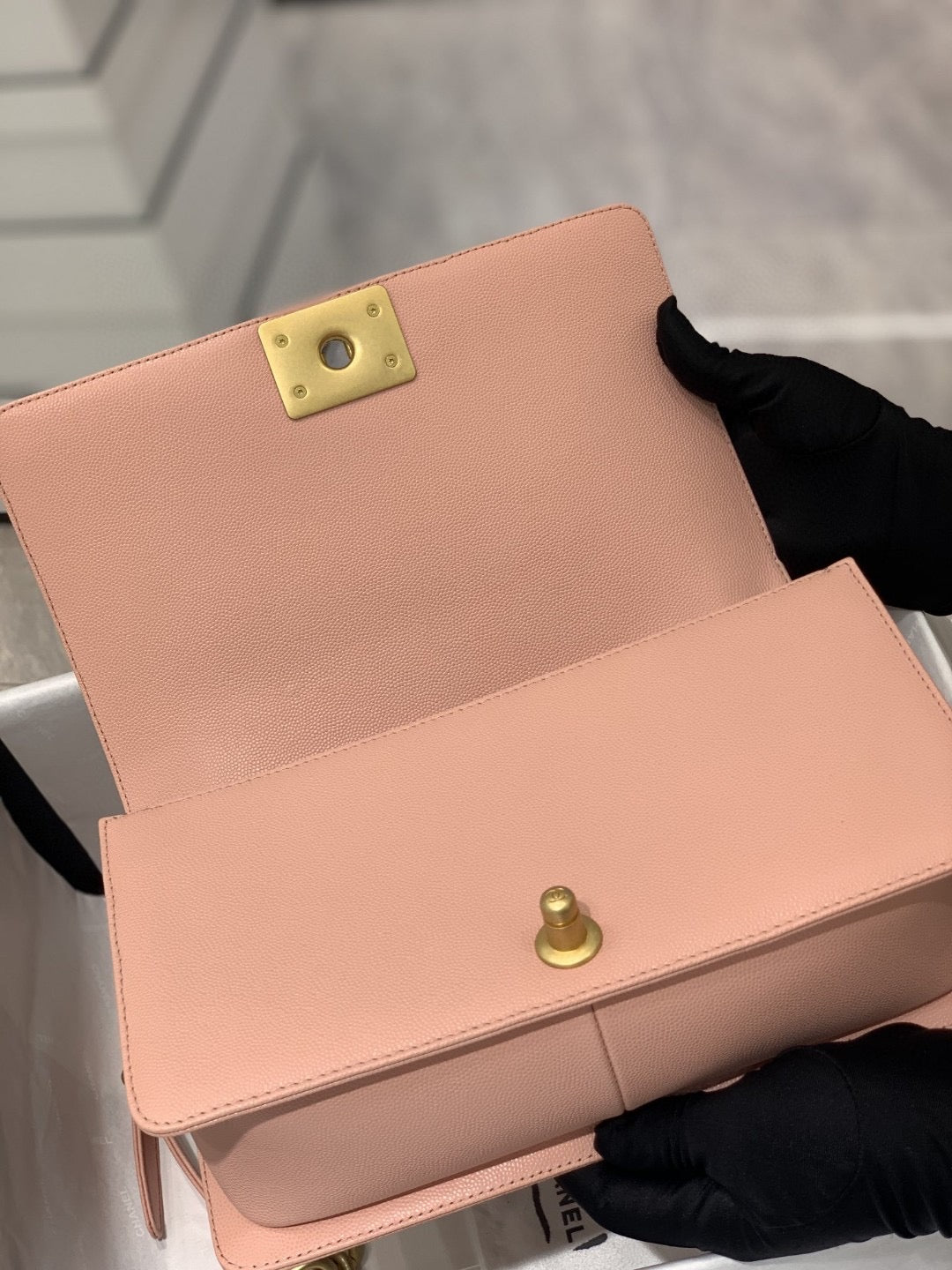 [TOP] CHANEL Le Boy Bag Caviar Medium 25CM - Light Apricot & GHW