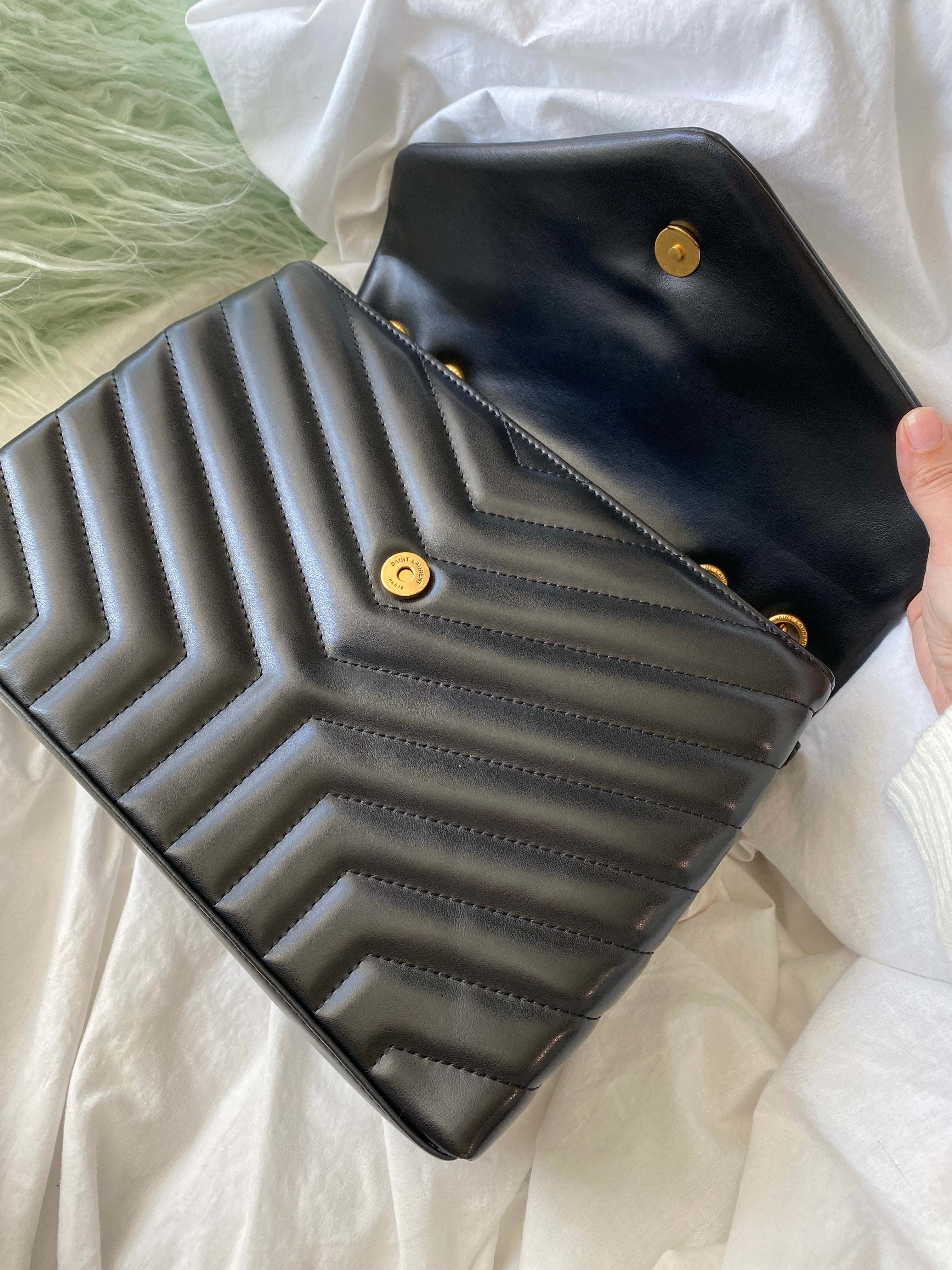 [TOP] Yves Saint Laurent YSL LouLou Bag Medium 25cm - Black w GHW