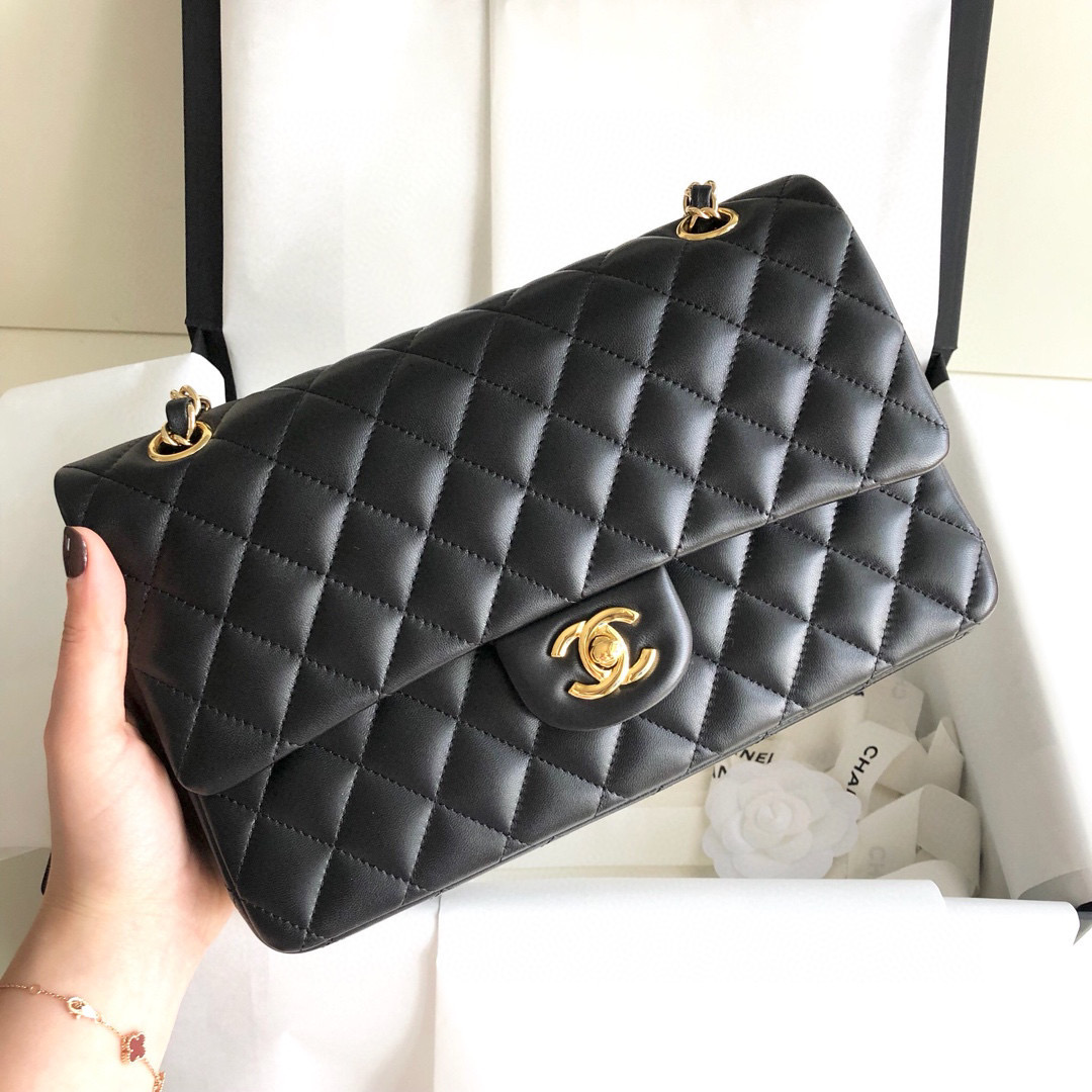 [TOP] CHANEL Classic Flap Bag Lambskin Medium 25.5cm – Black & GHW