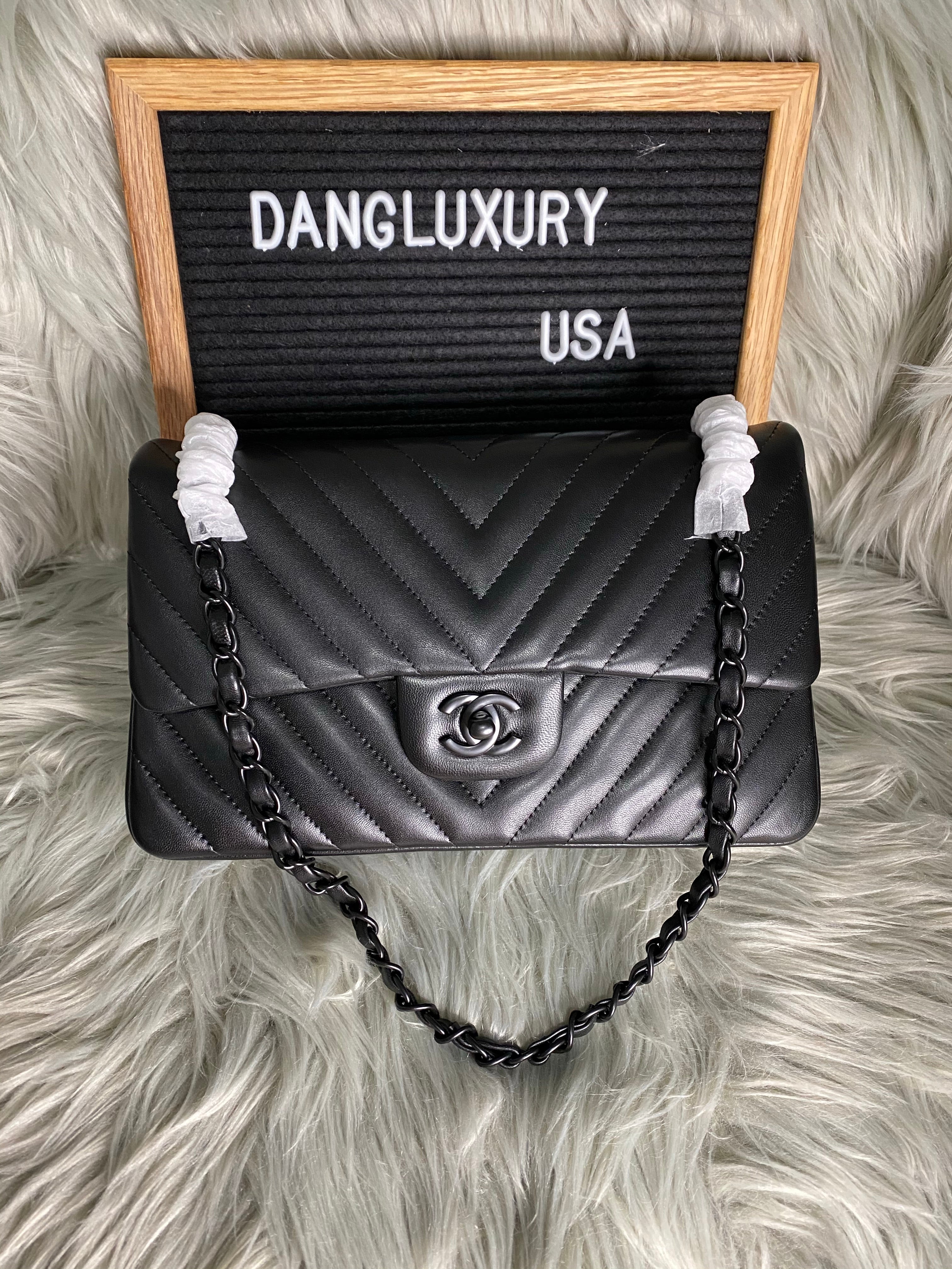 [TOP] CHANEL Classic Flap Bag Chevron Lambskin Medium 25.5cm – All Black
