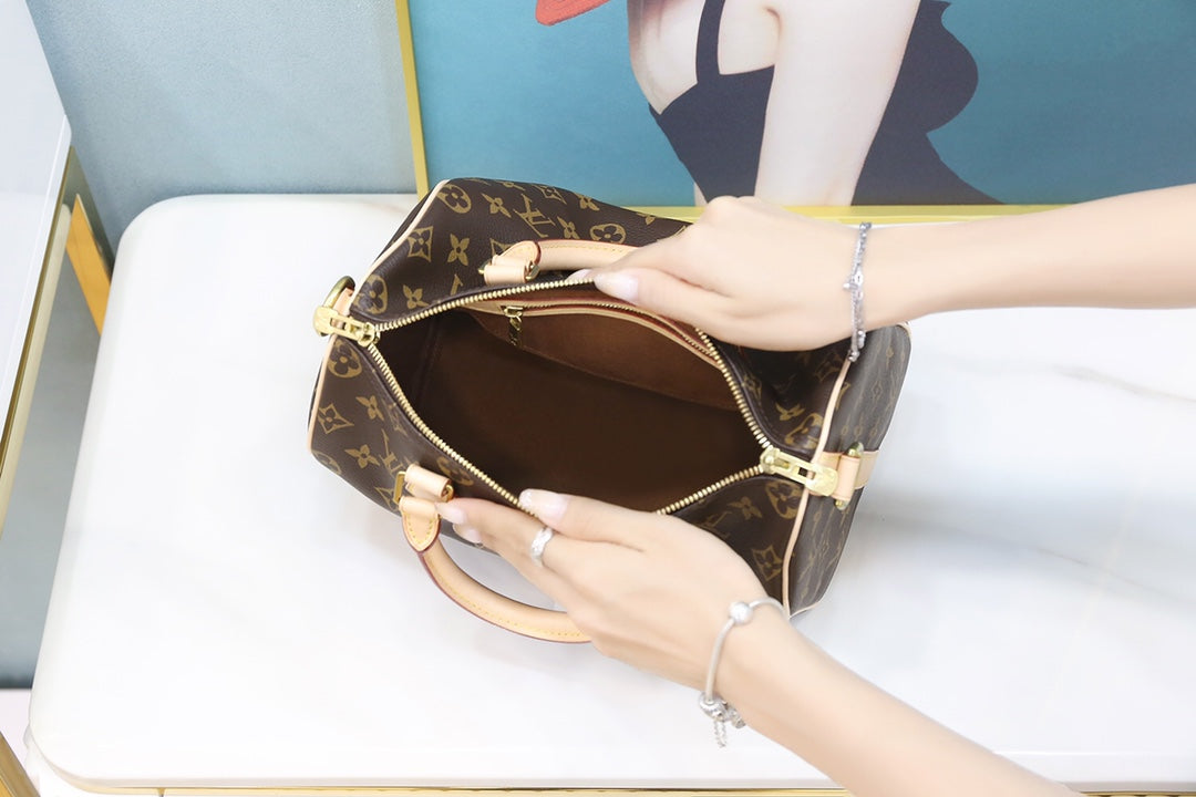 [TOP] Louis Vuitton LV L*V Speedy 25 Monogram Bag