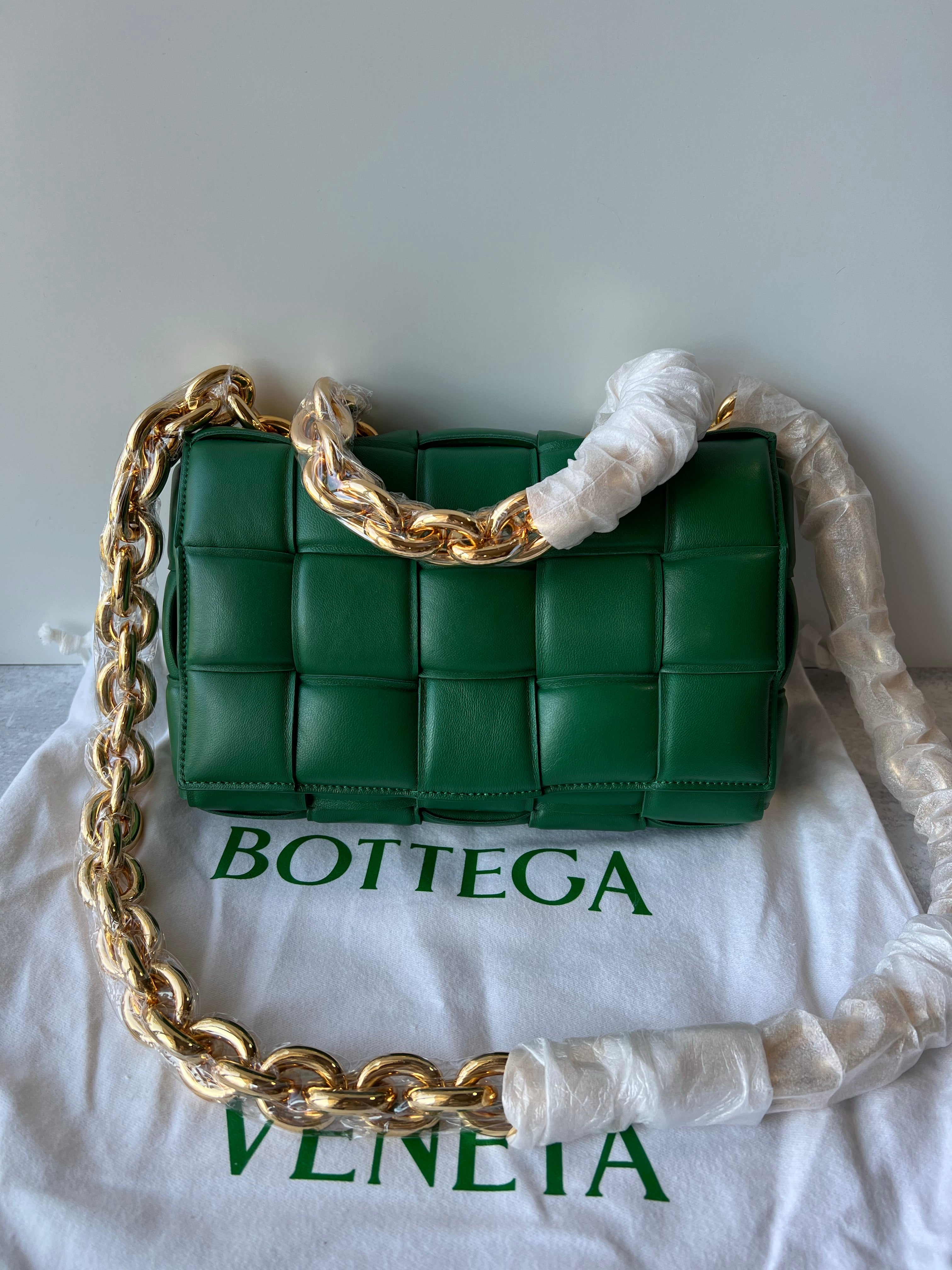 [TOP] Bottega Veneta BV Chain Cassette Bag - Dark Green