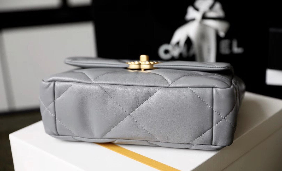 [TOP] Chanel 19 Small Bag -Grey w Chip