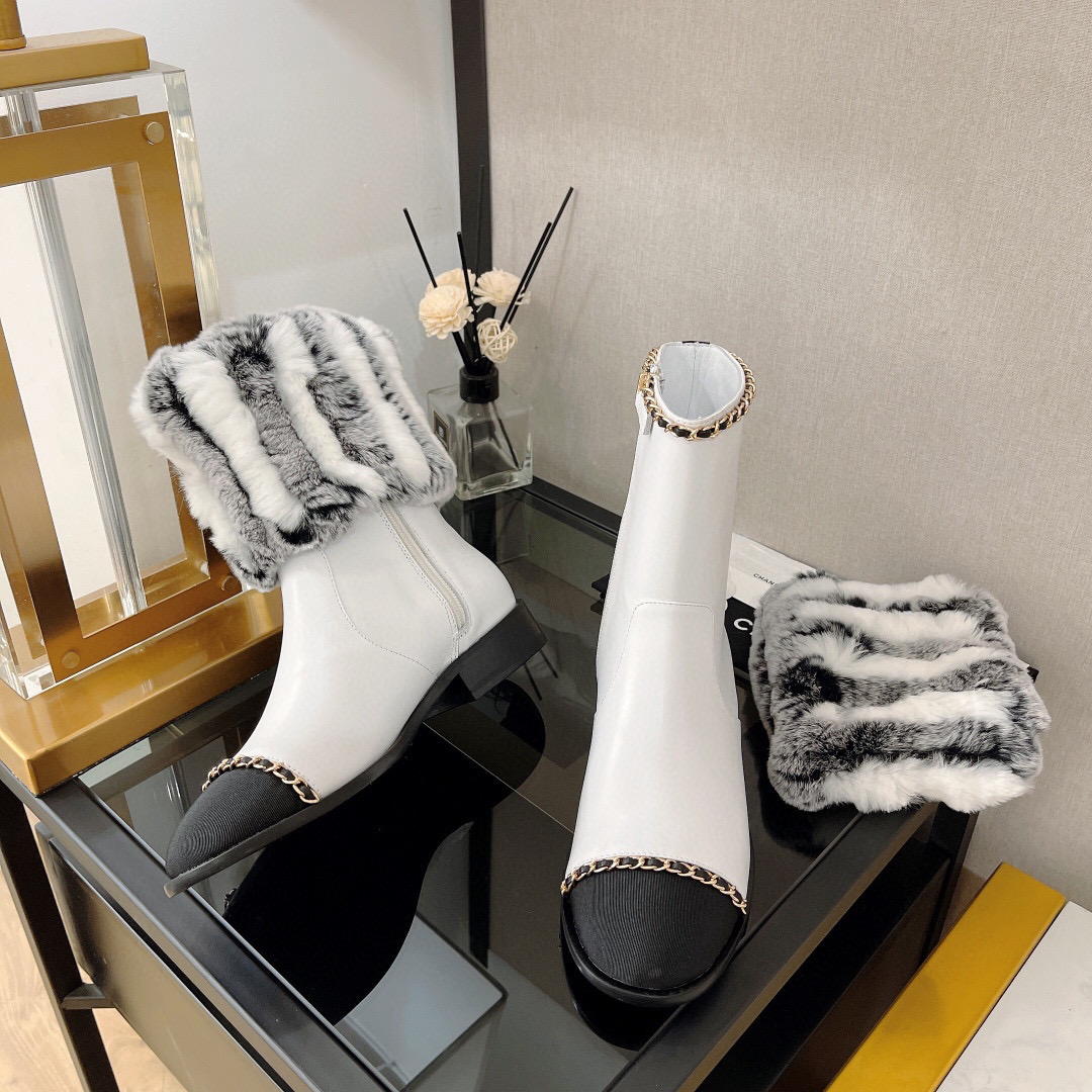 [TOP] CHANEL Lambskin Boots with Rabbit Fur Sleeve - White