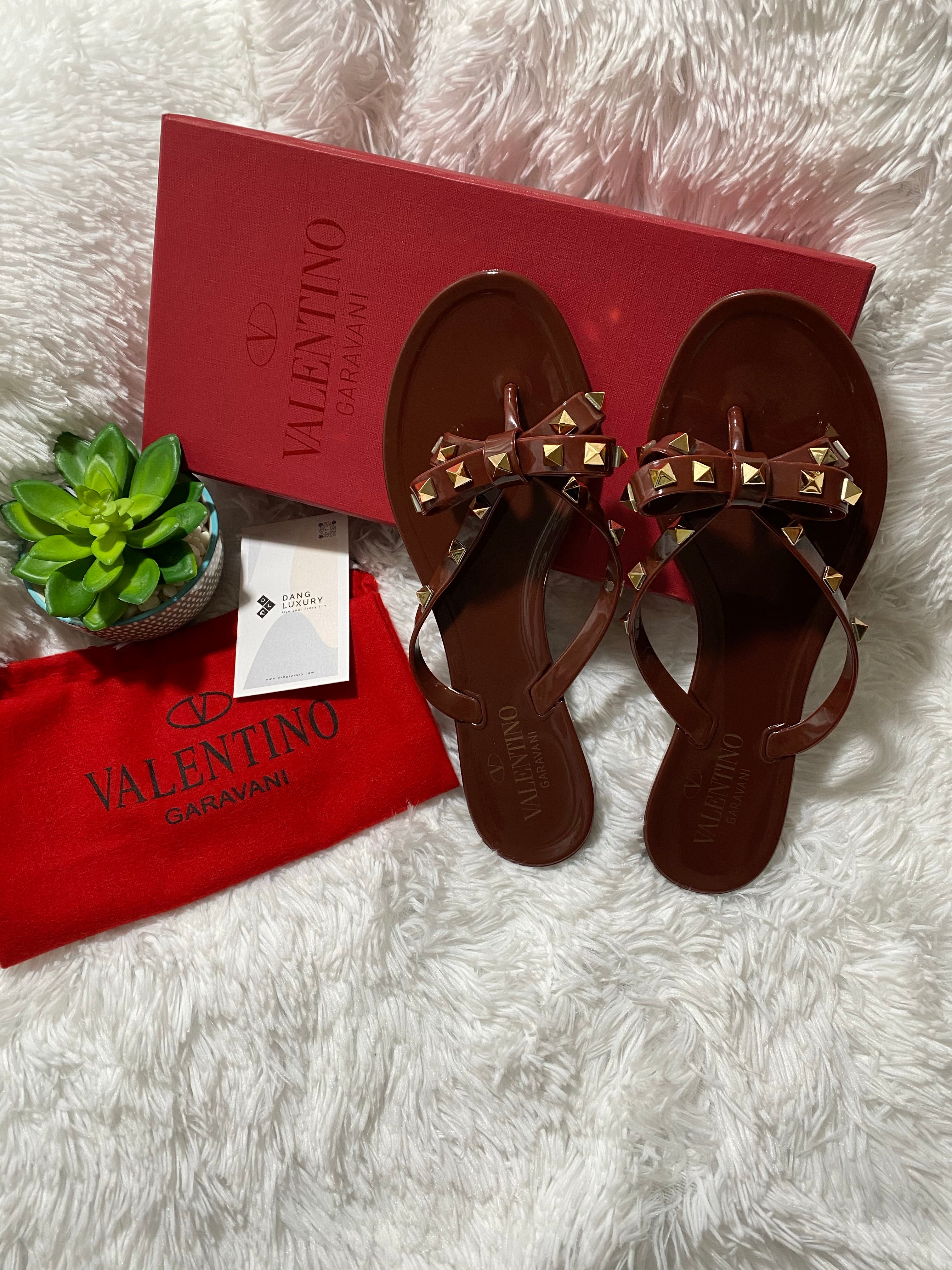 [TOP] VALENTINO Jelly Rock Stud Flat Thong Sandals