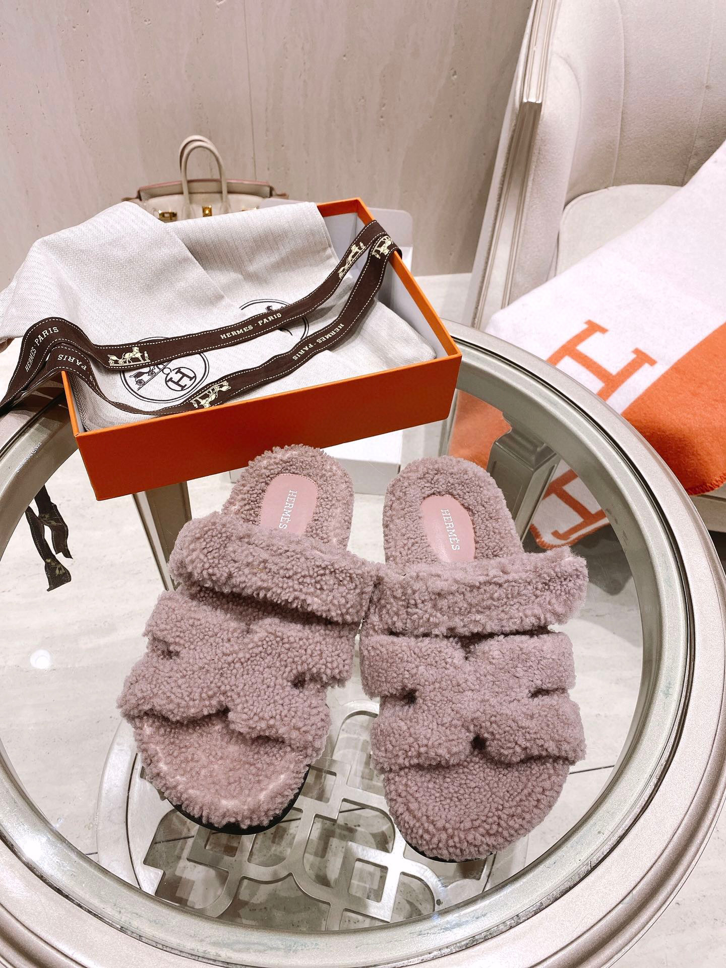 [TOP] HERMES Chypre Fur Sandal - 10 Colours