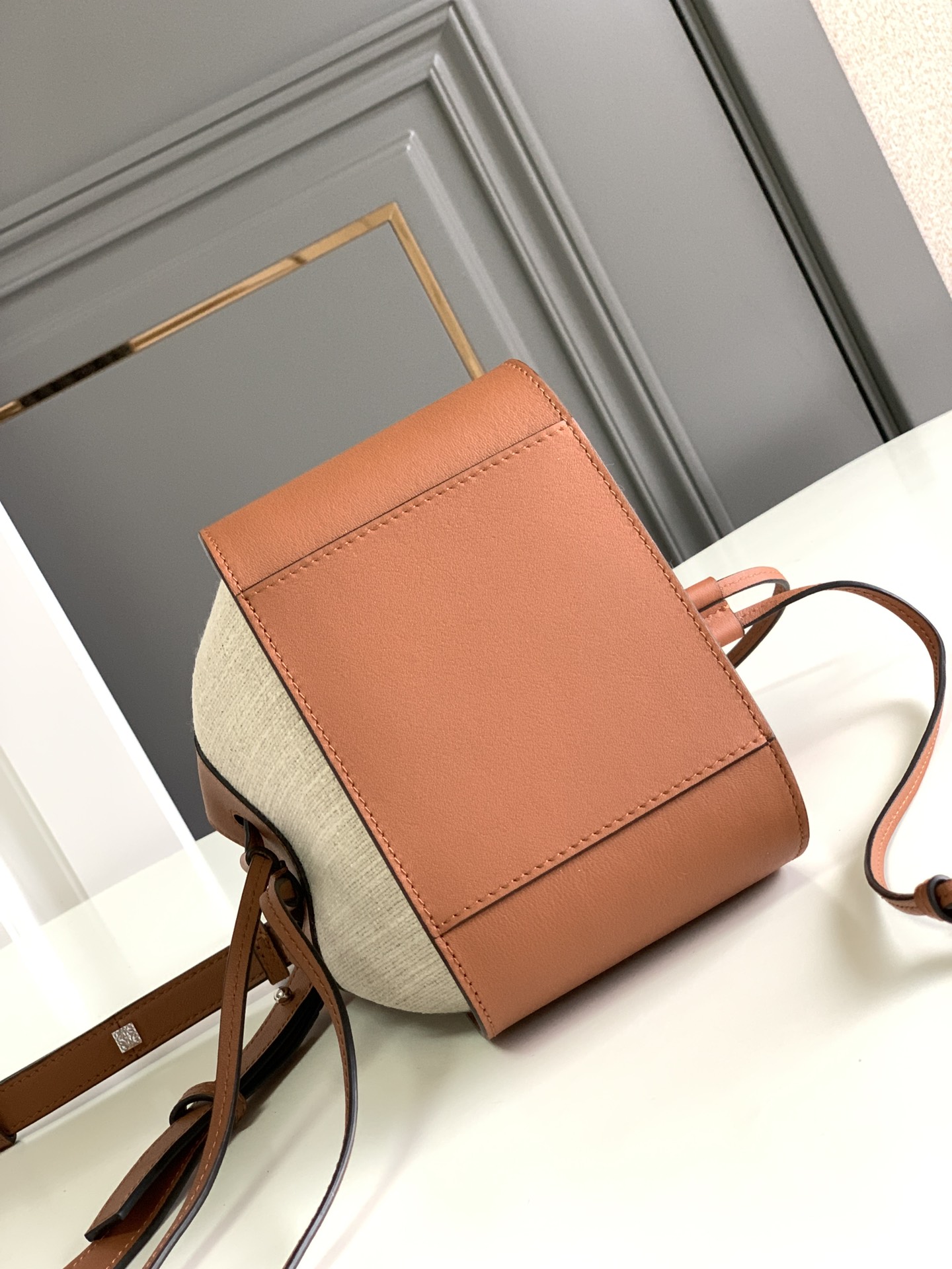 [TOP] LOEWE Calfskin Hammock Bag 19*11*17cm - Brown White