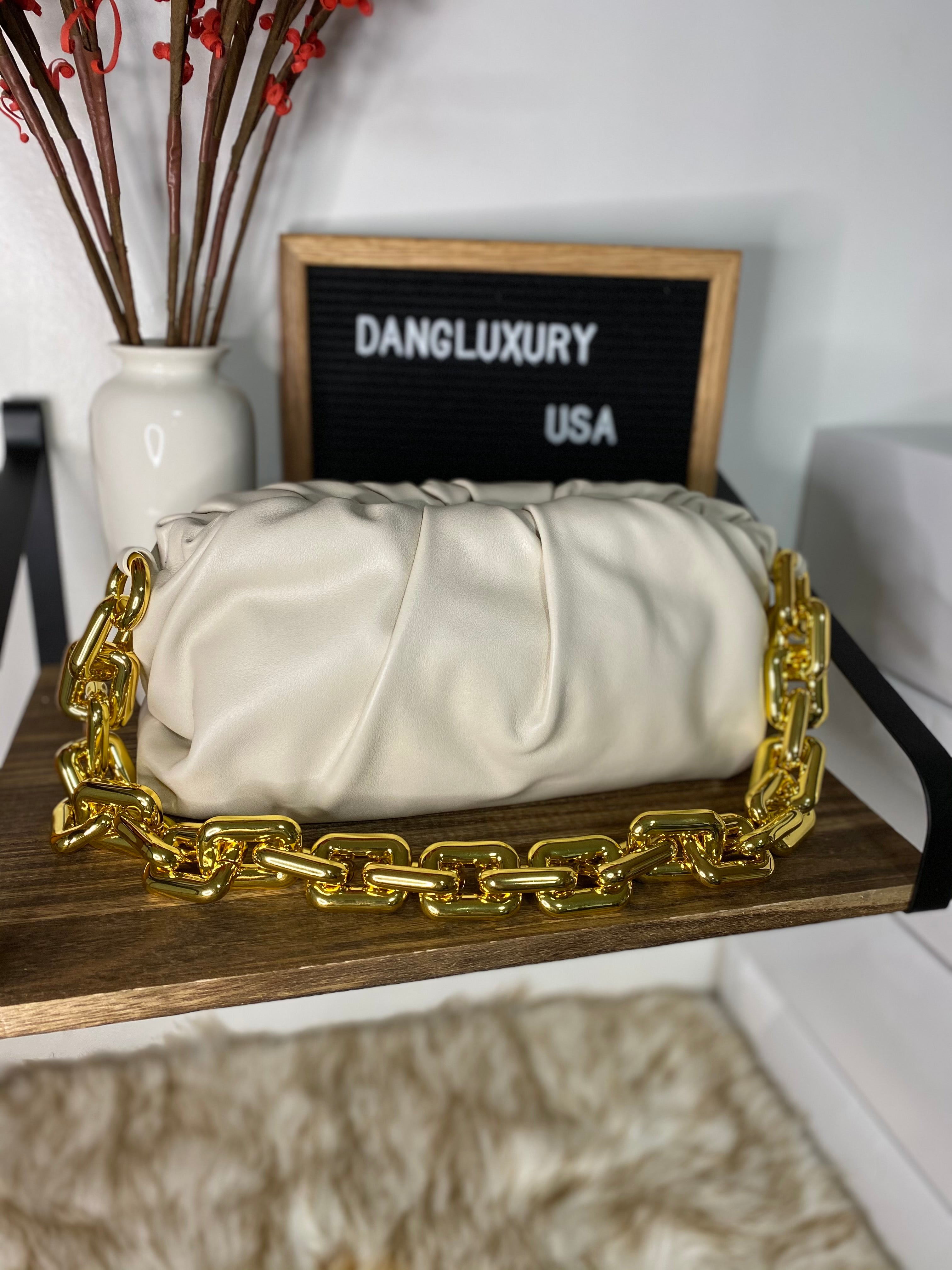 [TOP] Bottega Veneta BV  Chain Pouch  - Plaster