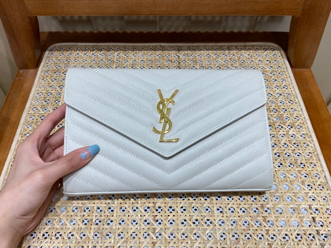 [TOP] Yves Saint Laurent YSL Woc Matelasse Medium Bag - White GHW