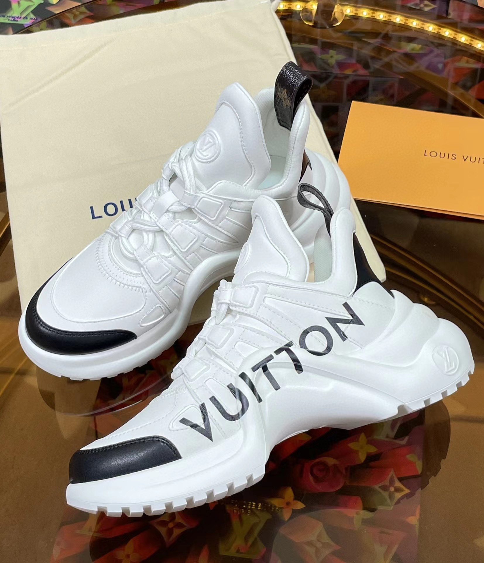 [TOP] Louis Vuitton LV L*V Archlight Sneakers 20SS - Black/Pink