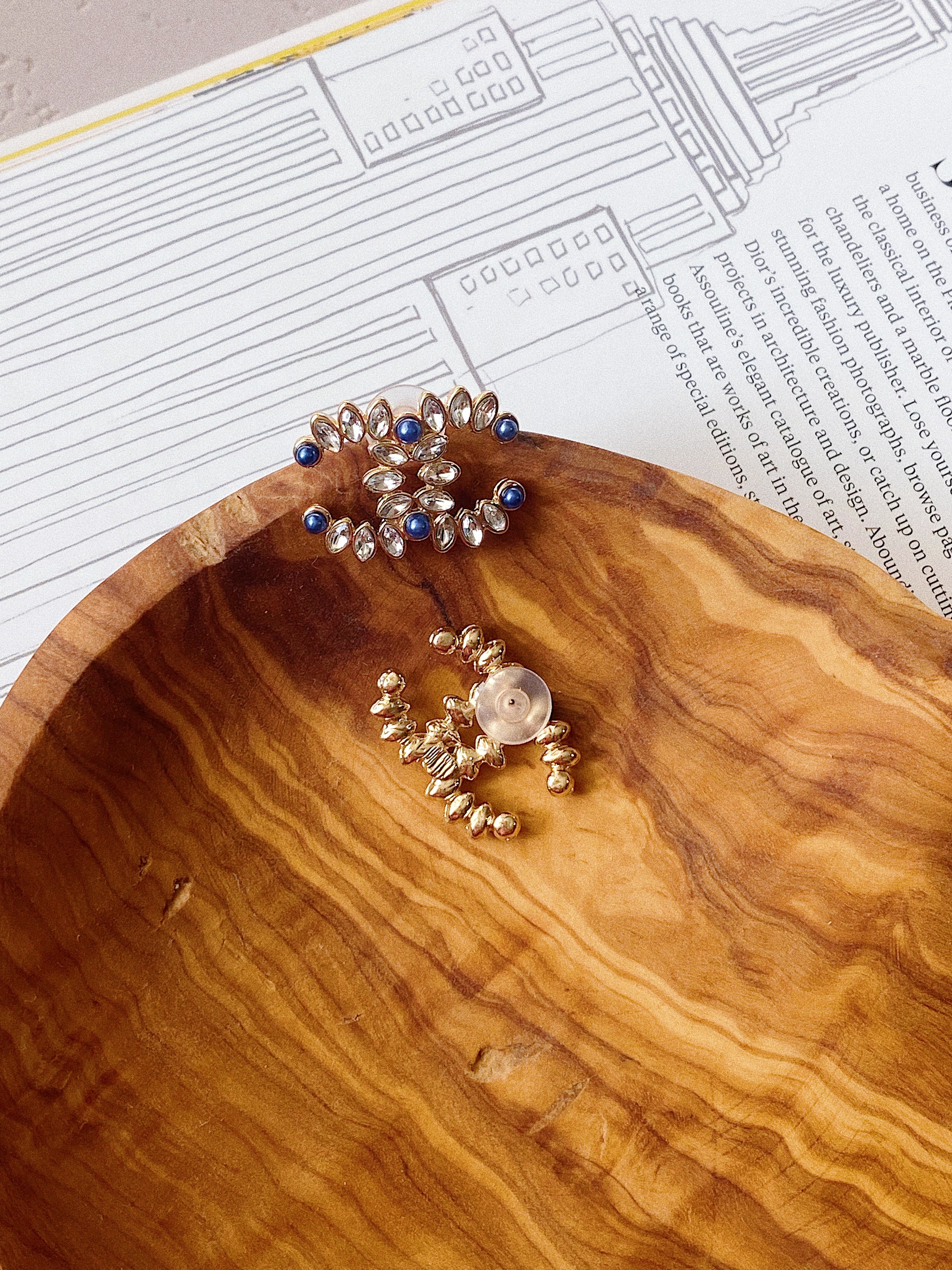 [TOP] CHANEL Stud Earrings