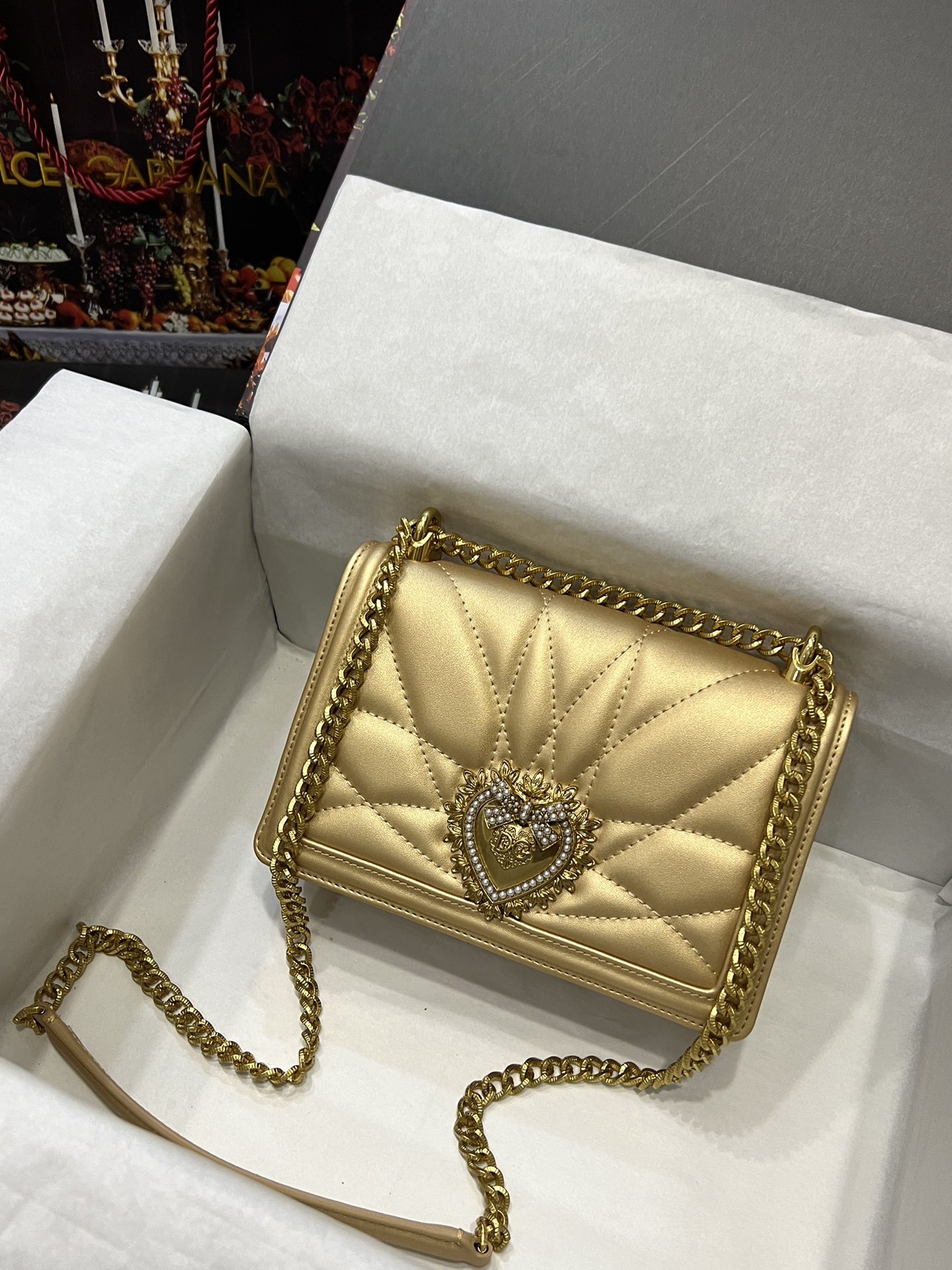 [TOP] Dolce & Gabbana D&G Nappa Leather Devotion Bag 21cm/26cm - Golden