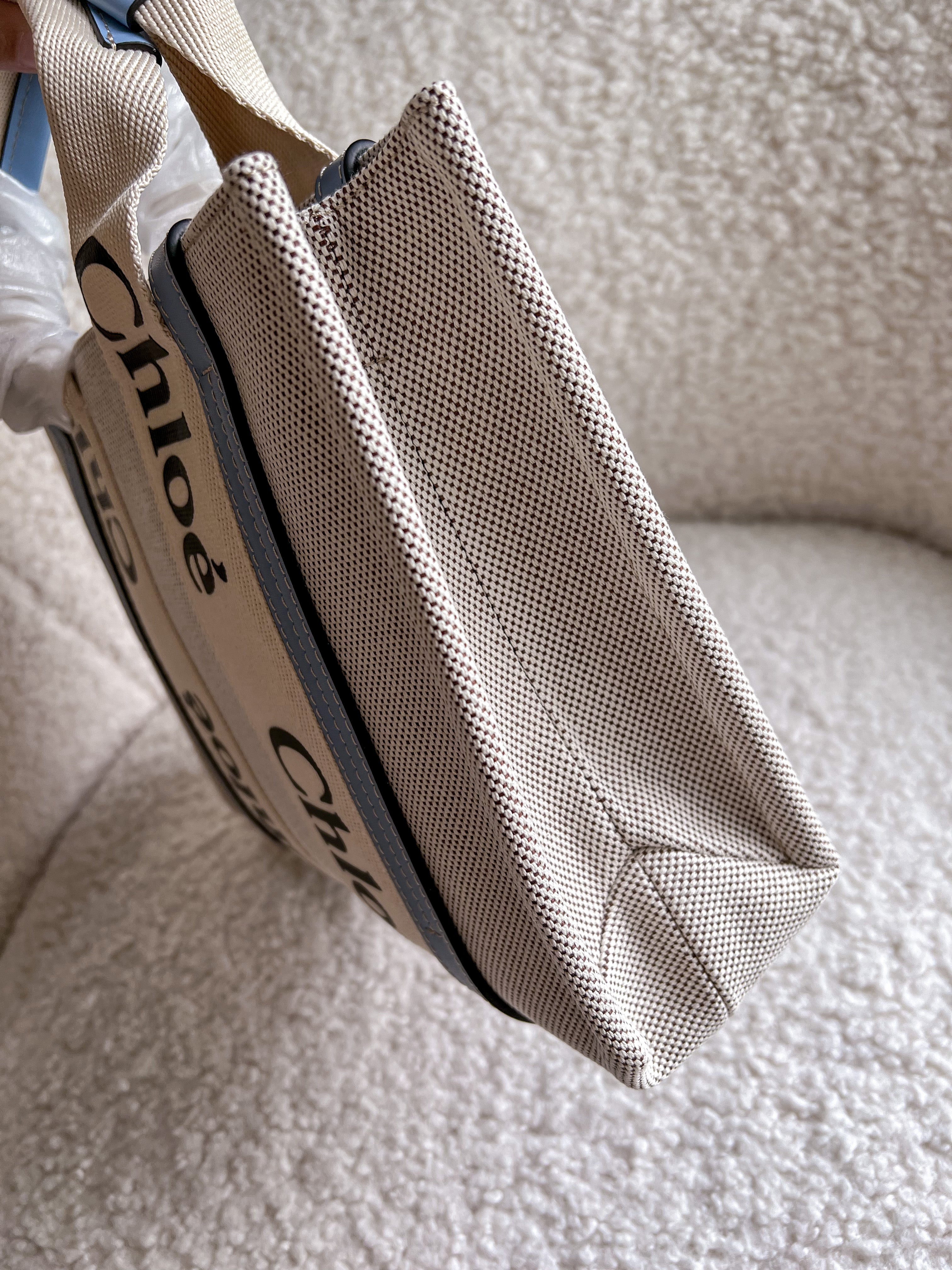 [TOP] Chloe Woody Small Tote - Cream and Blue