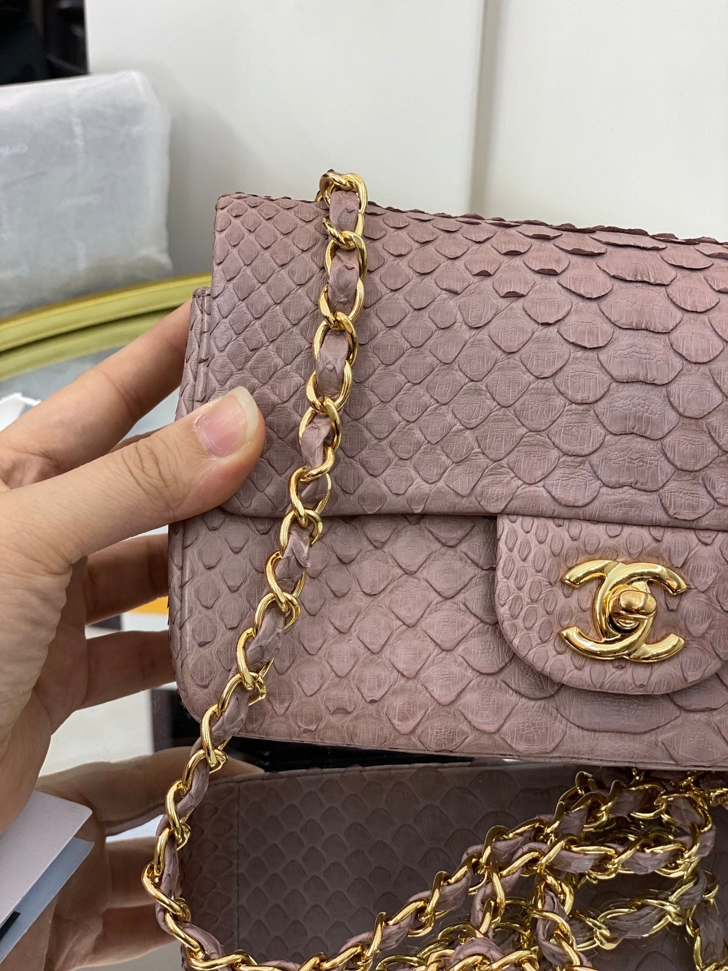 [TOP] CHANEL Classic Flap Bag Python Mini 20cm  - Dusty Pink