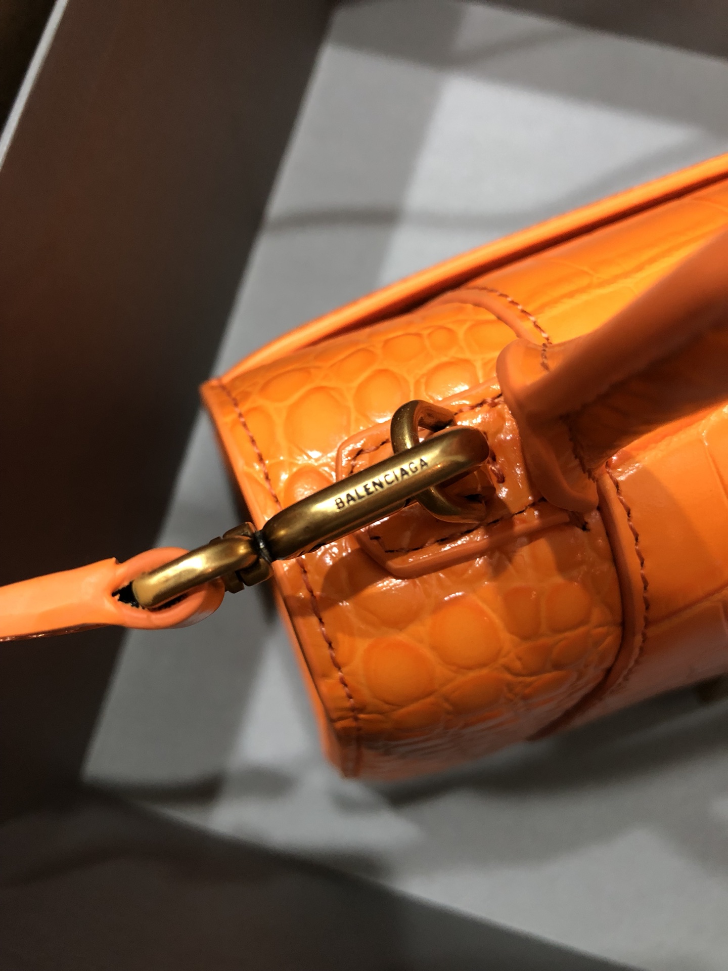 [TOP] BALENCIAGA Crocodile-Print Hourglass Bag 19/23cm - Orange