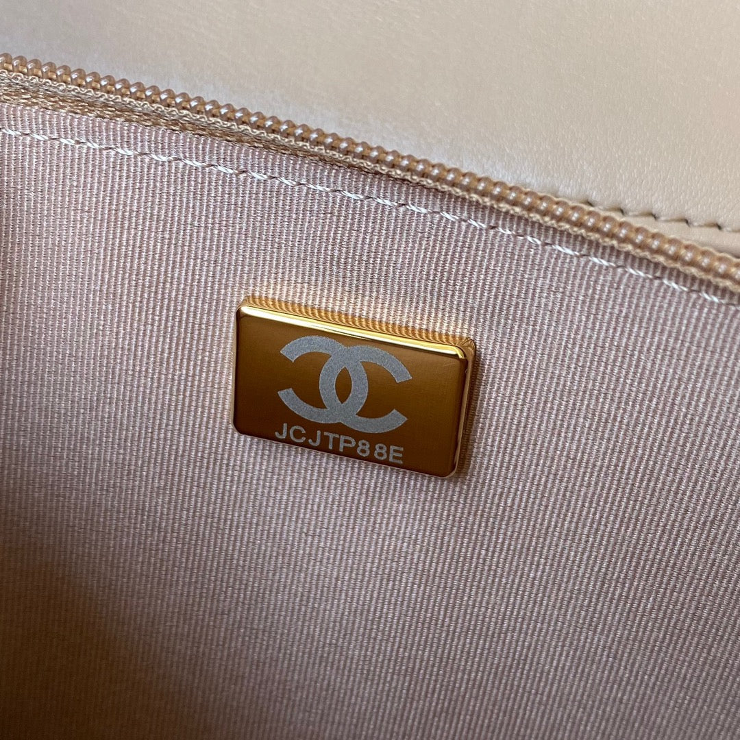 [TOP] CHANEL WOC with Adjustable Strap - Beige
