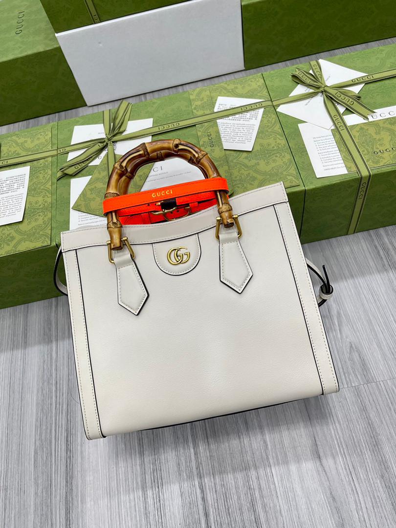 [TOP] GUCCI G*G Diana Medium Bag - White