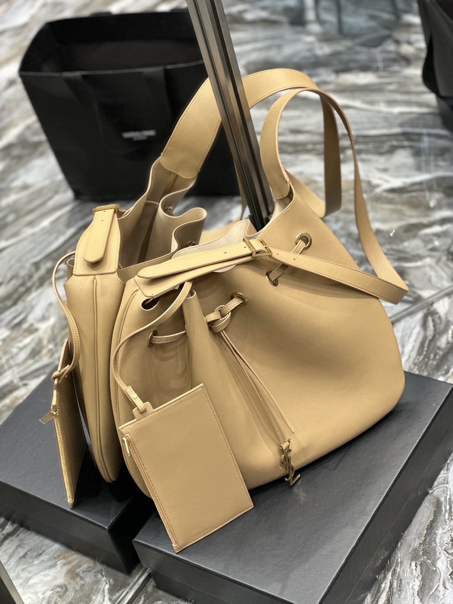 [TOP] Yves Saint Laurent YSL Flat Hobo bag
