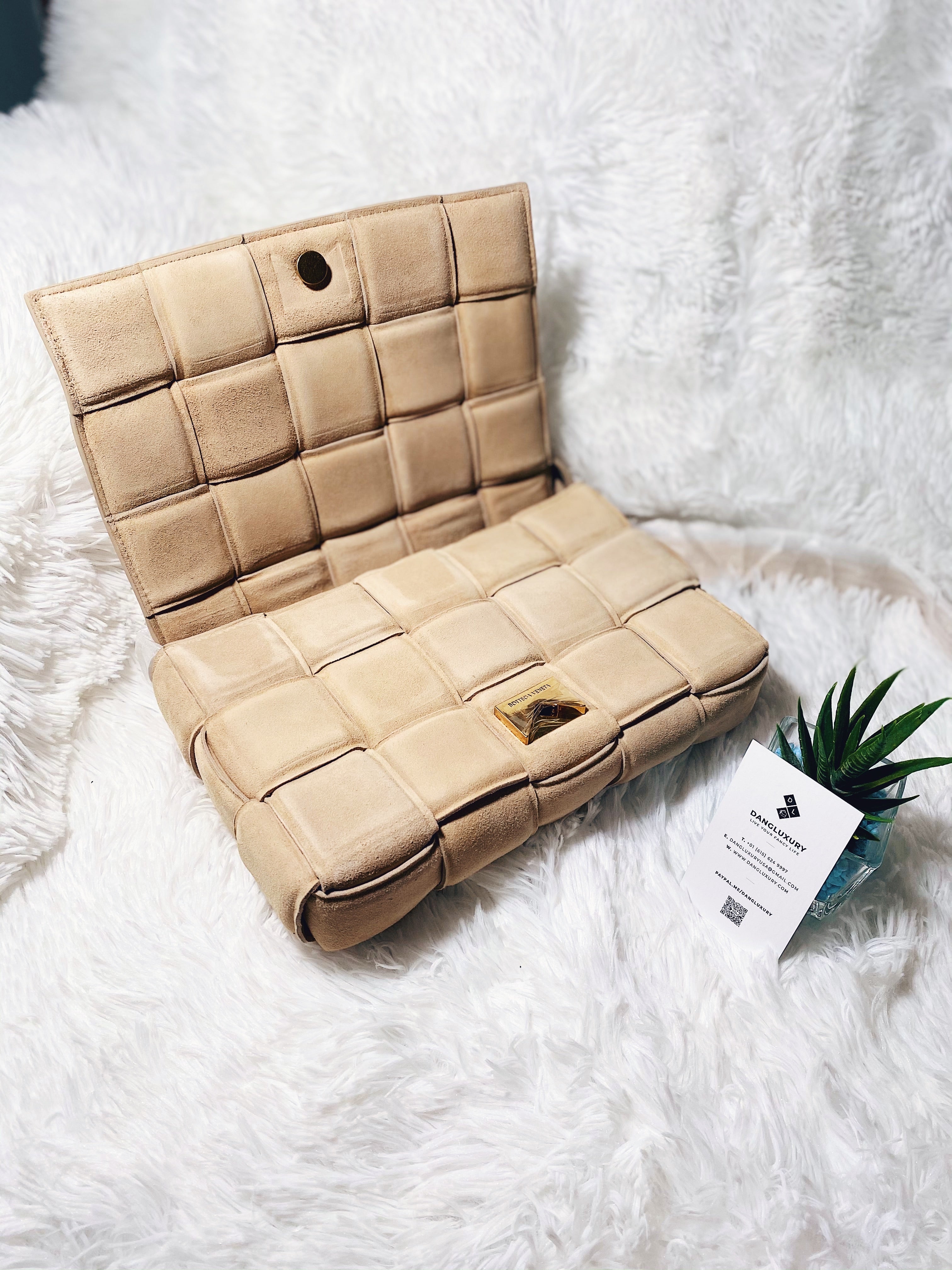 [TOP] Bottega Veneta BV  Padded Suede Bag - Cream