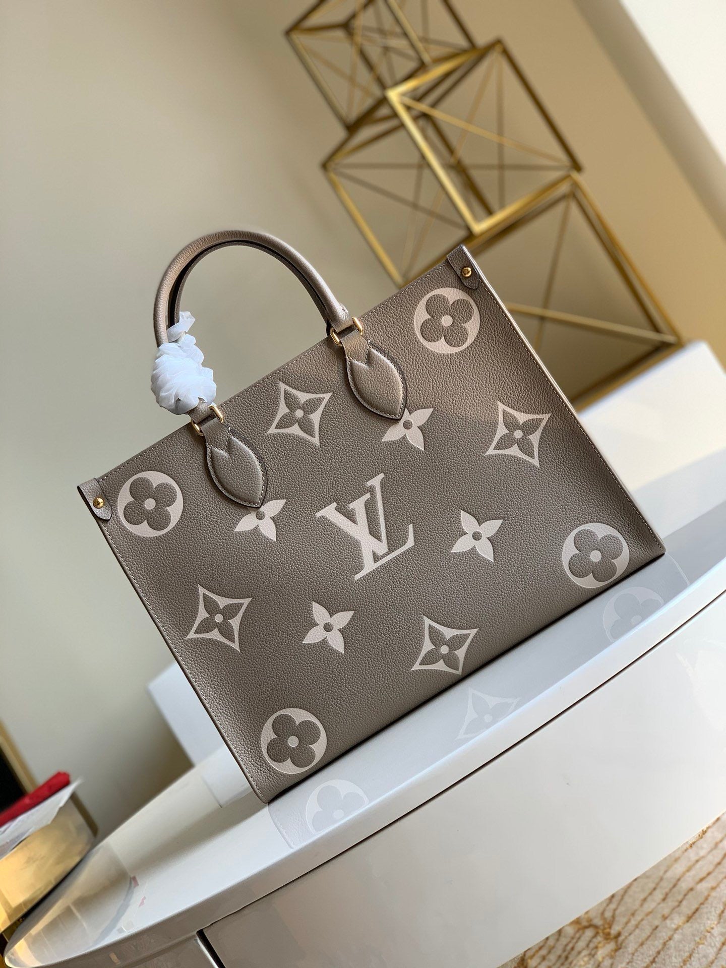 [TOP] Louis Vuitton LV  On The Go Empreinte 2 Tones Tote GM 41x34x19cm - Turtle Dove
