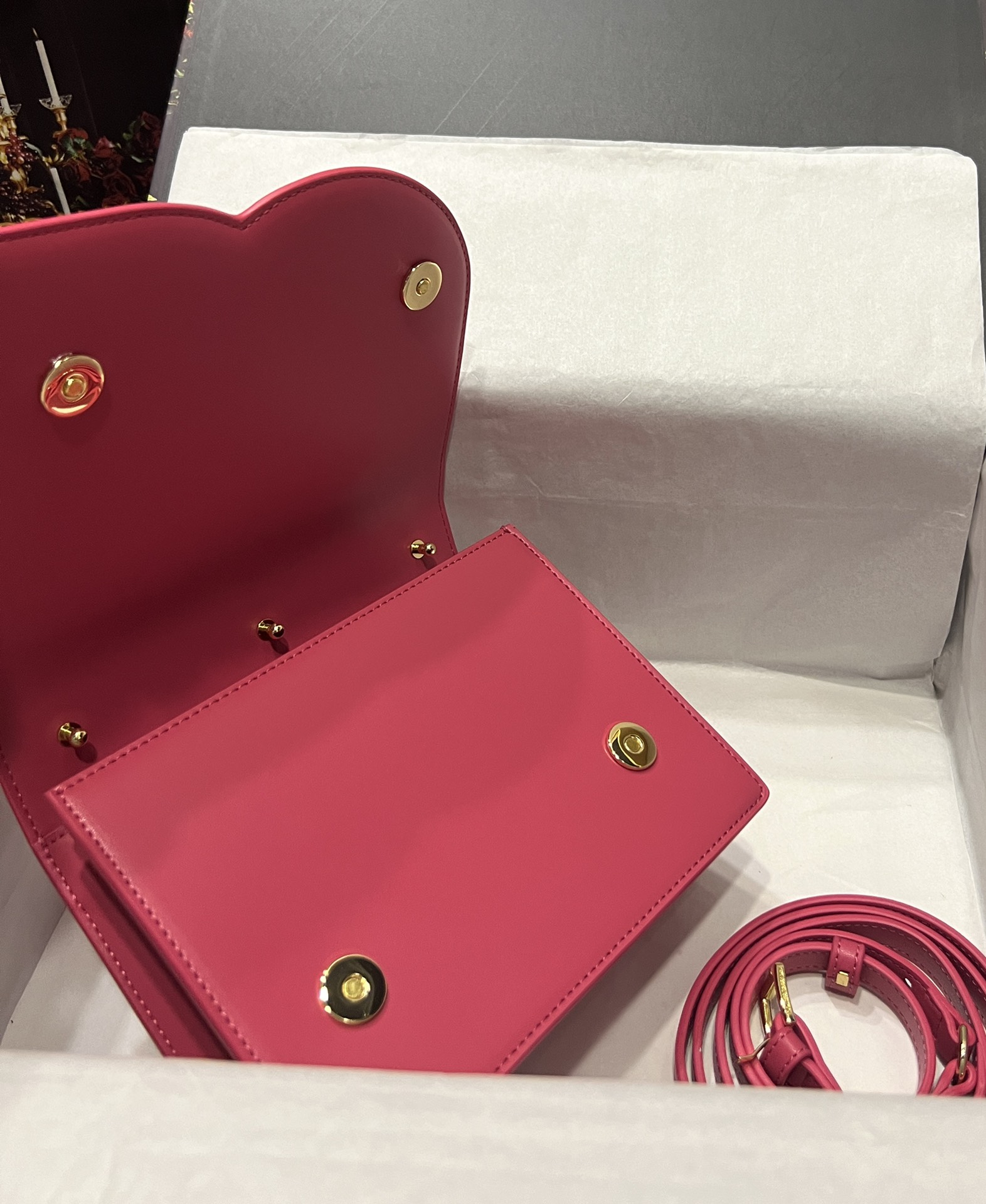 [TOP] Dolce & Gabbana D&G Calfskin DG Logo Bag 16*20*5.5cm - Pink