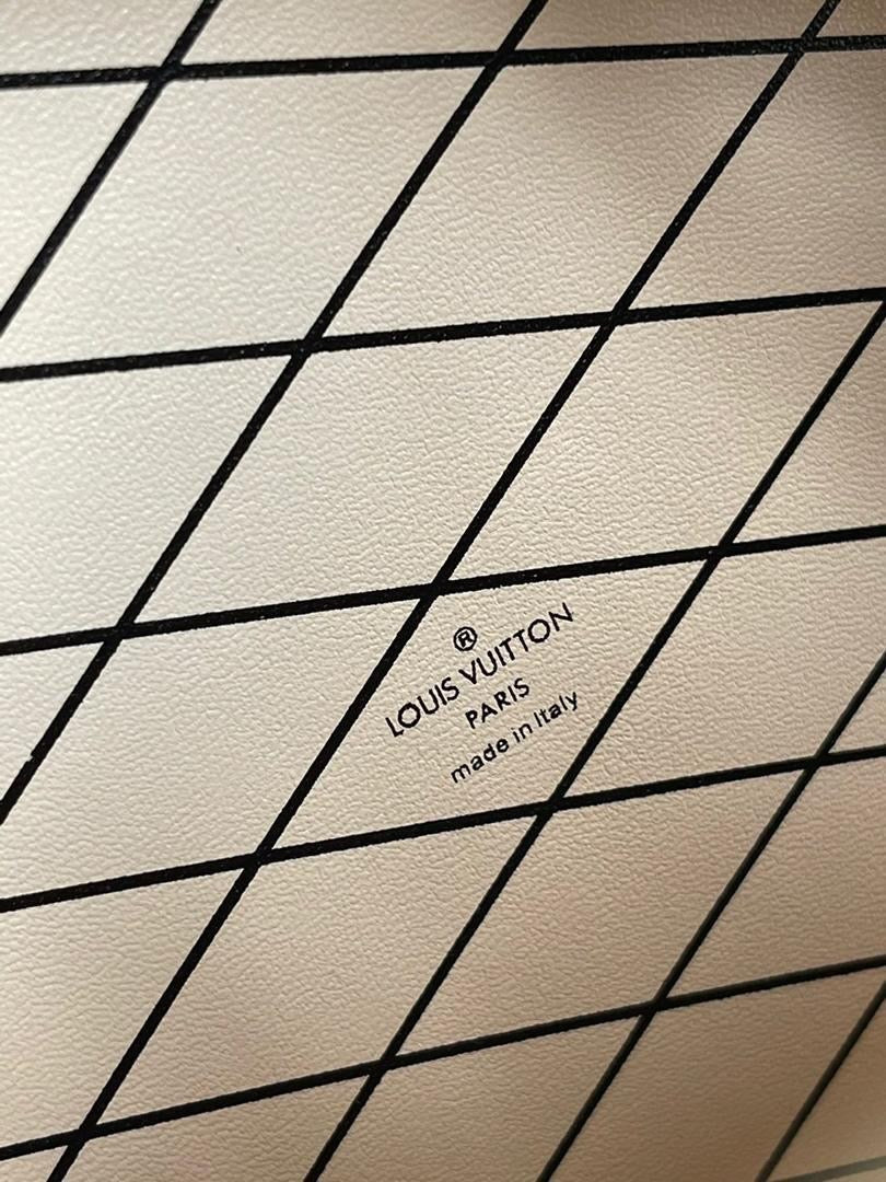 [TOP] Louis Vuitton LV  Monogram Petit Boite Chapeau 17.5 x 16.5 x 7.5cm - Cream Leather