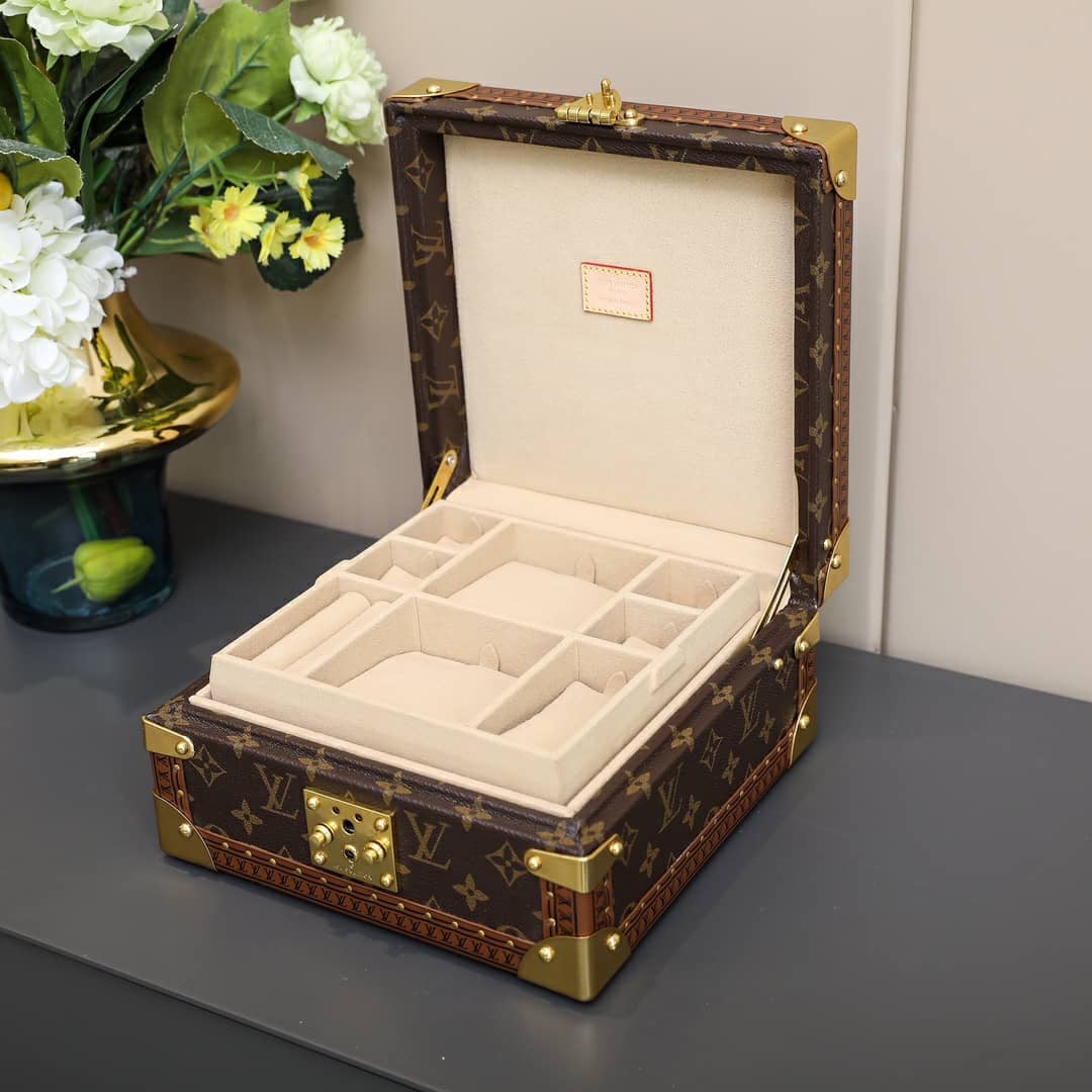 [TOP] Louis Vuitton LV  Jewelry Box - White