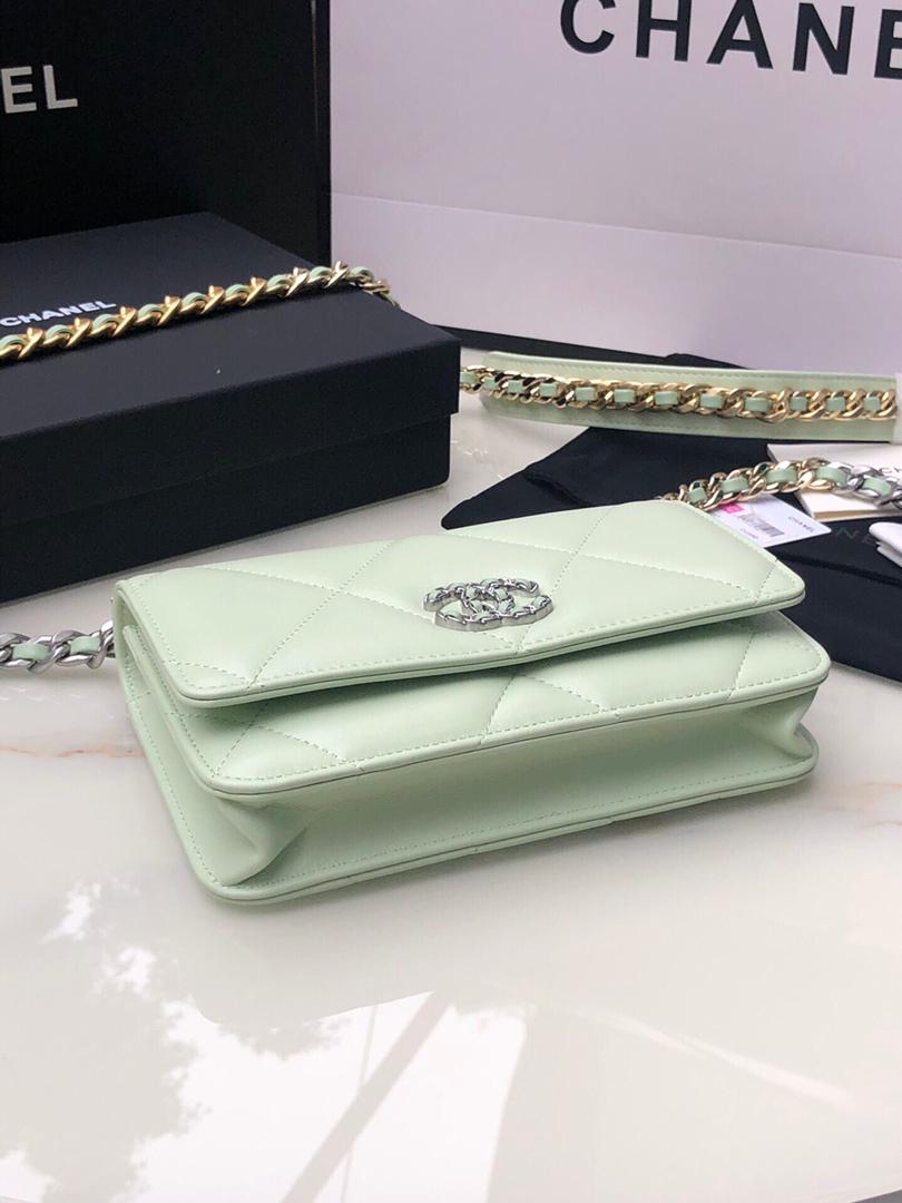 [TOP] CHANEL 19 WOC Bag - Light Mint Silver Buckle