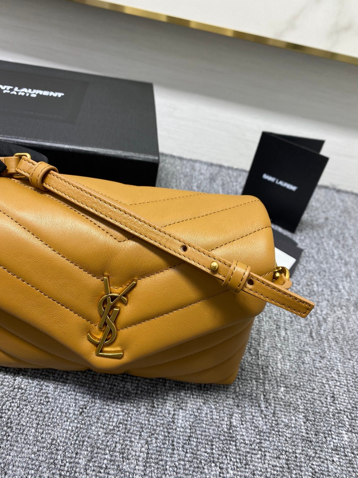 [TOP] Yves Saint Laurent YSL Loulou Toy Bag - Brown GHW