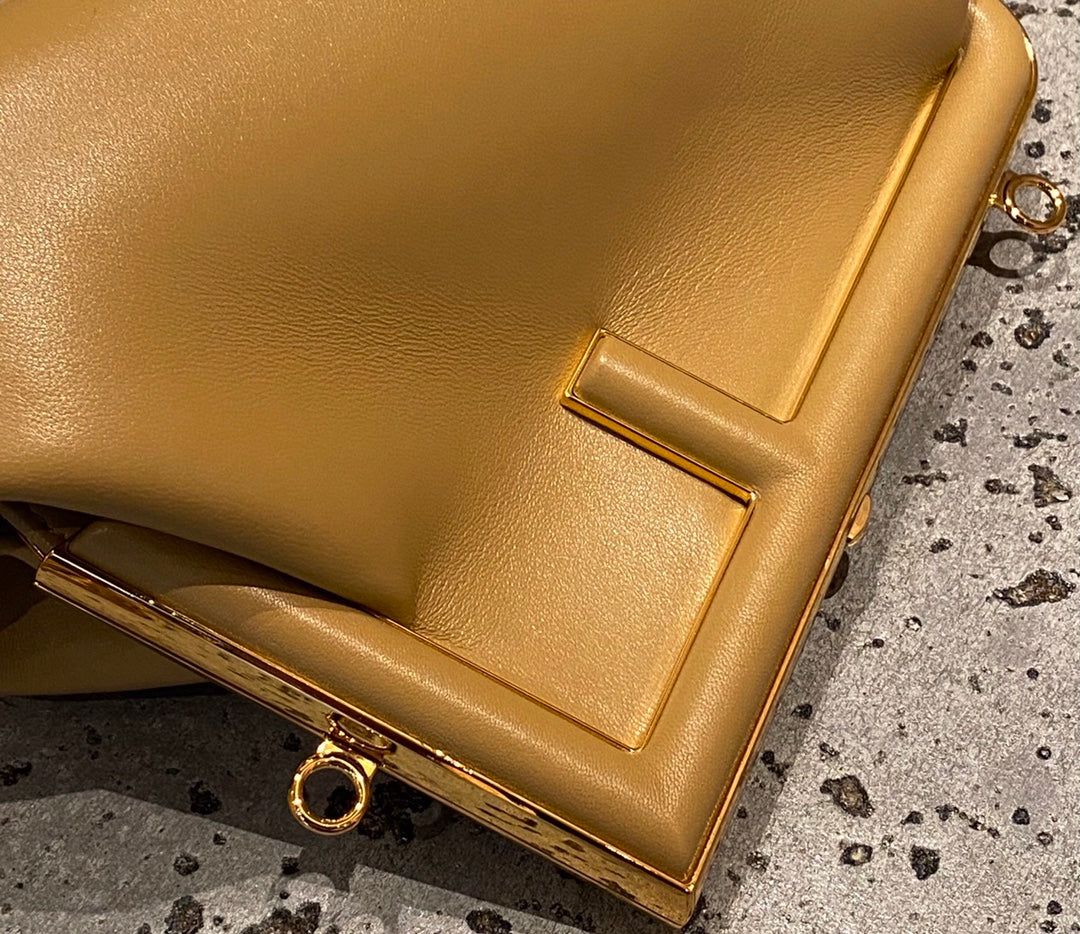 [TOP] FENDI  First Small Bag - Light Brown