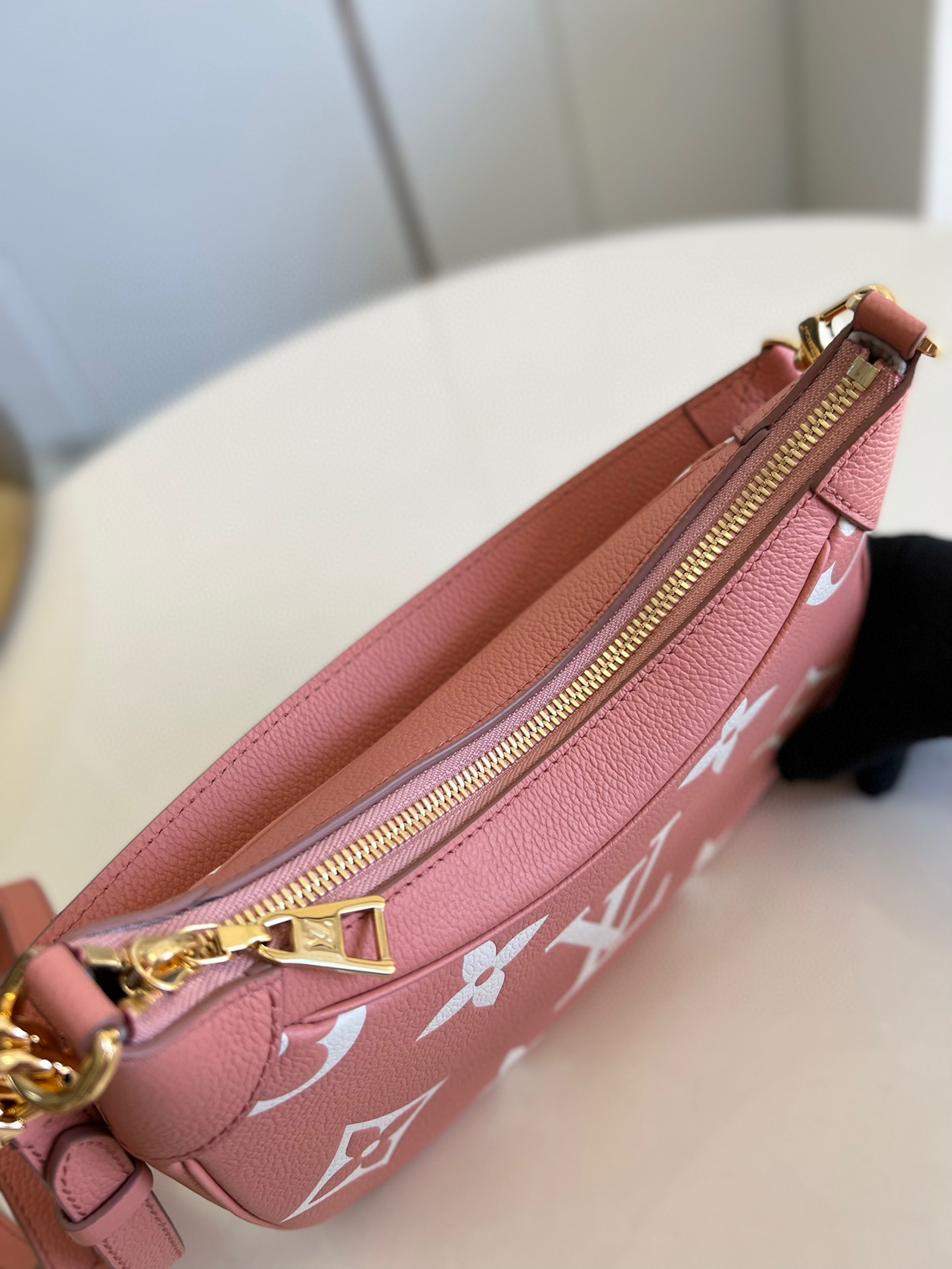 [TOP] Louis Vuitton LV Bagatelle Bag Monogram Empreinte - Pink