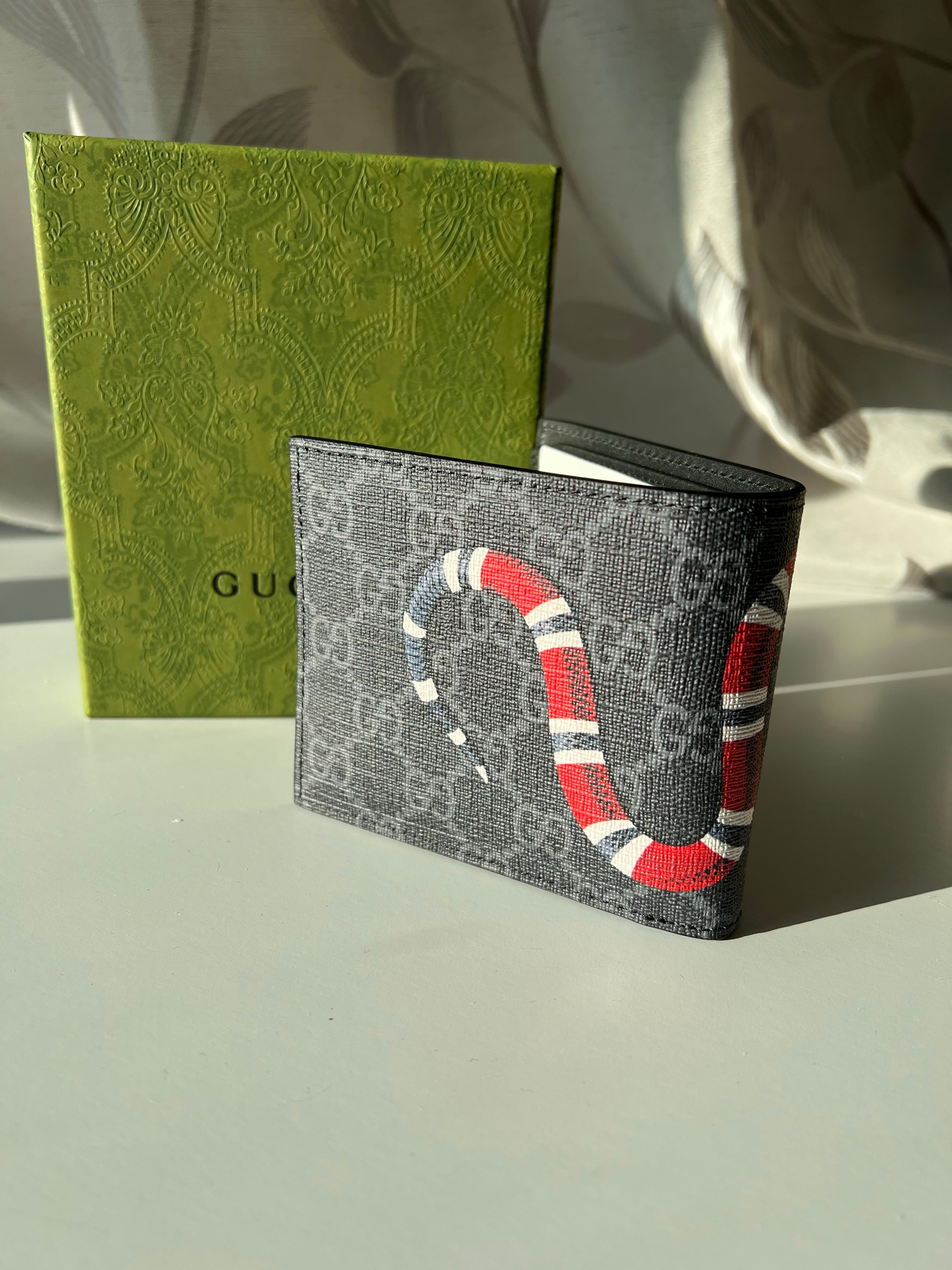[TOP] GUCCI Snake Folding Wallet - Black