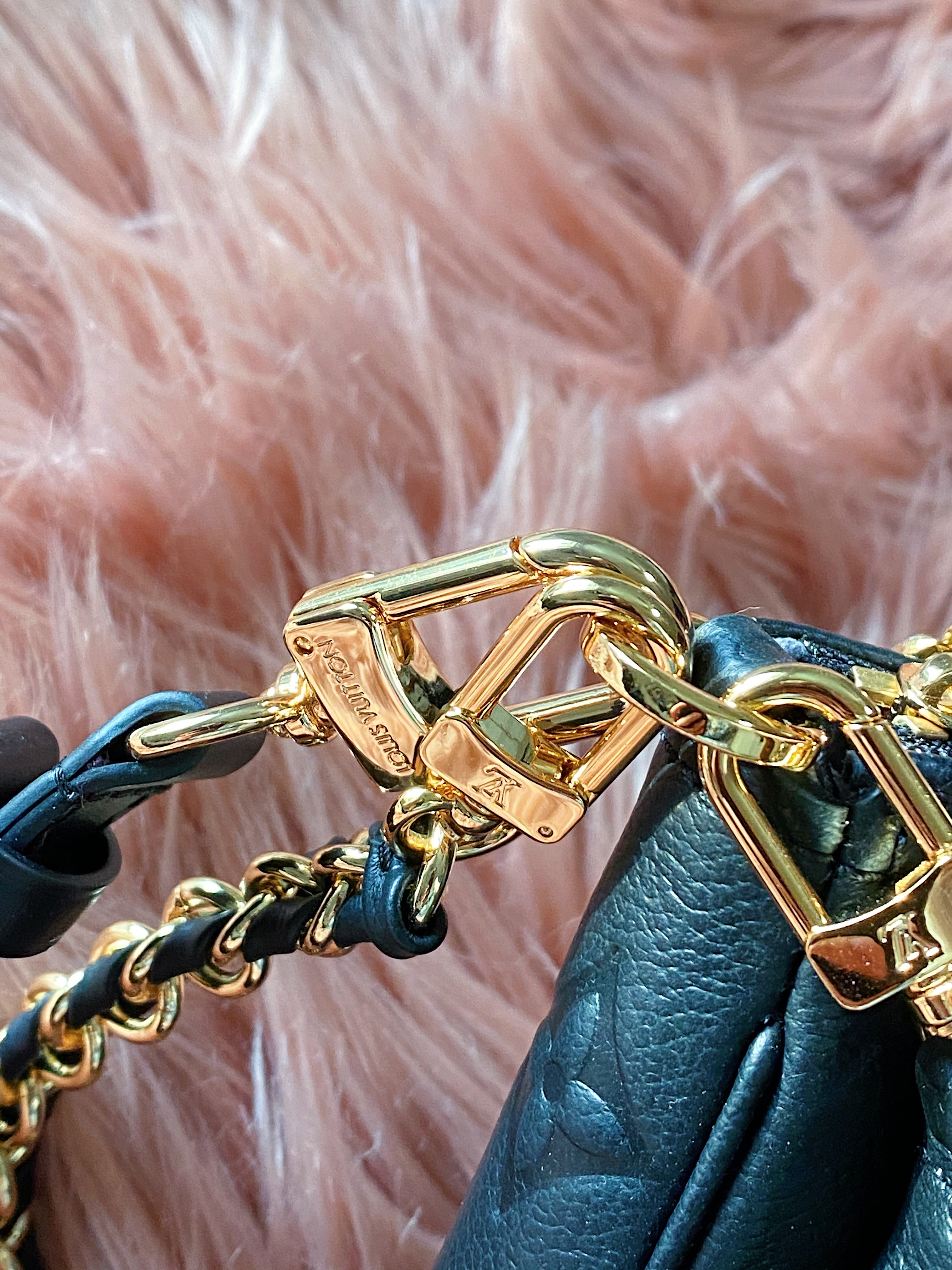 [TOP] Louis Vuitton LV £V Empreinte Multi Pochette 21X12X3cmv - Black