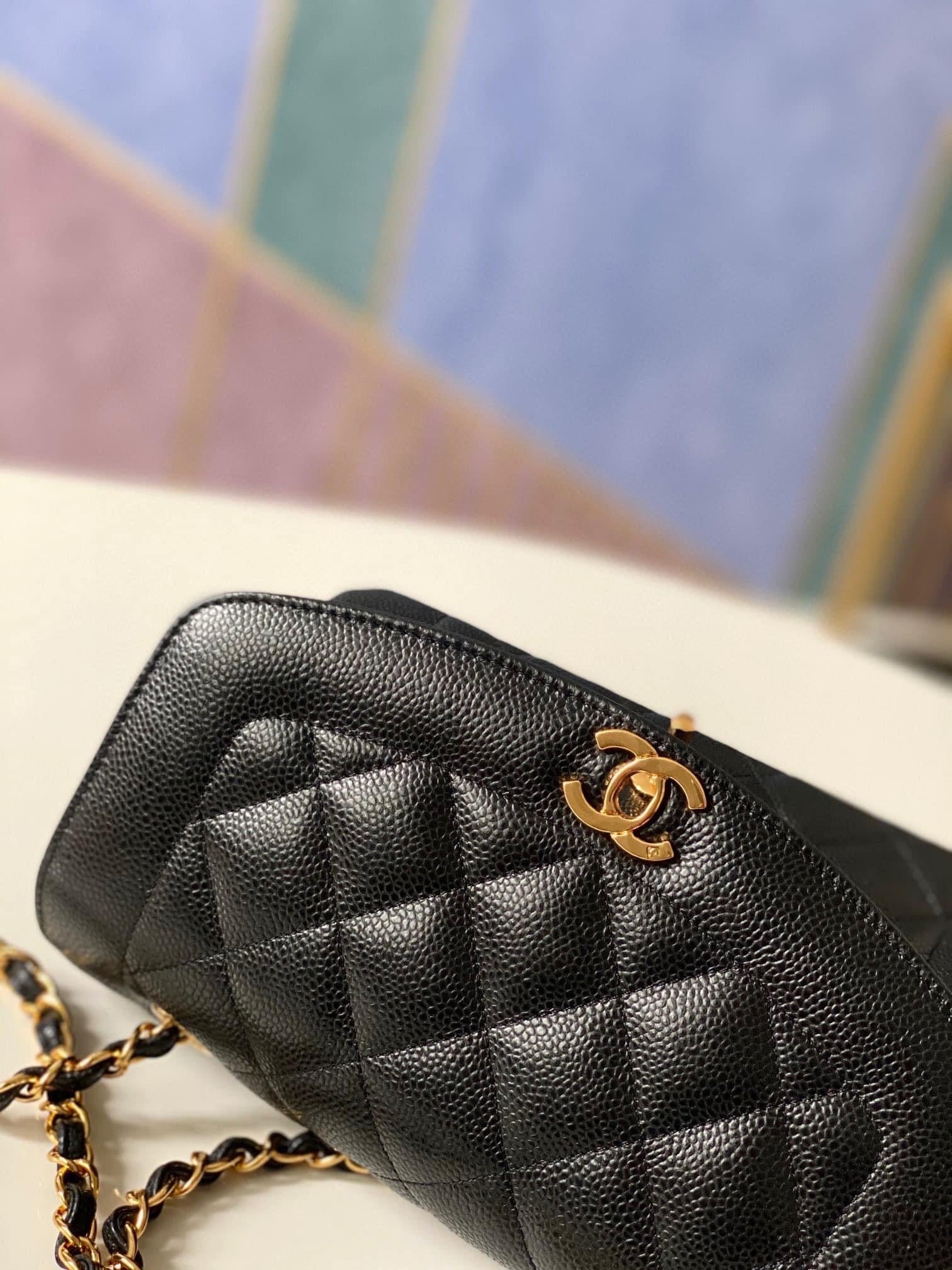 [TOP] CHANEL Diana Small Flap Bag - Black & GHW