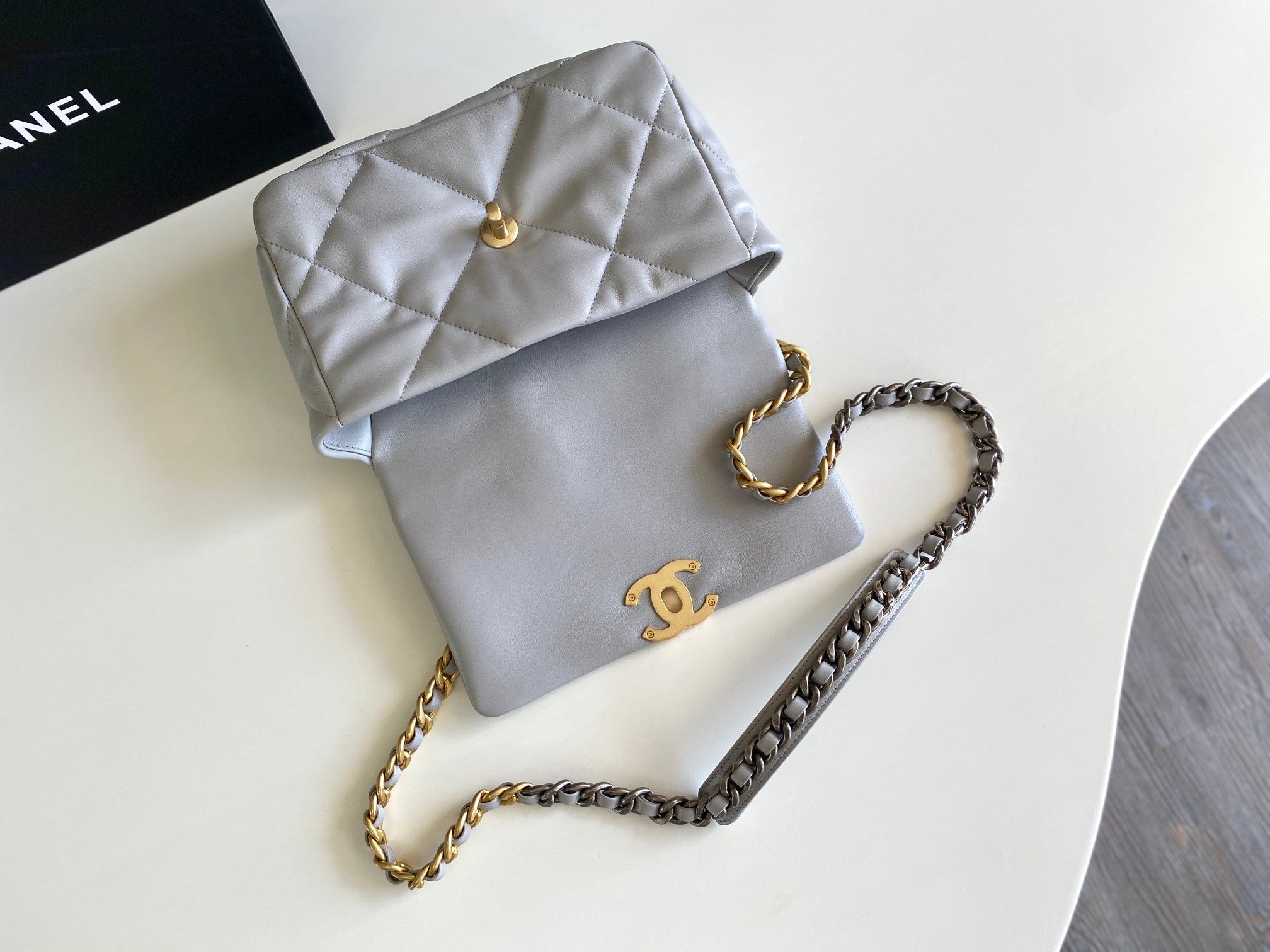 [TOP] CHANEL 19 Bag Small 26cm - Light Grey