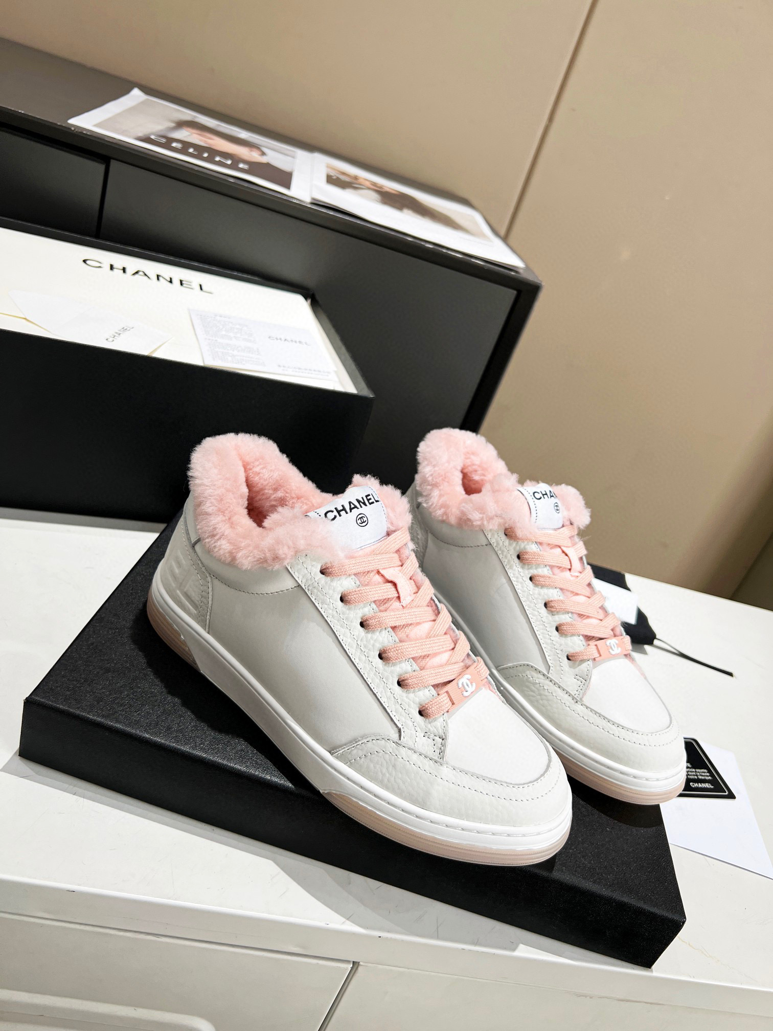 [TOP] CHANEL Two Tone Sneaker with Fur Trim - Black/White/Pink