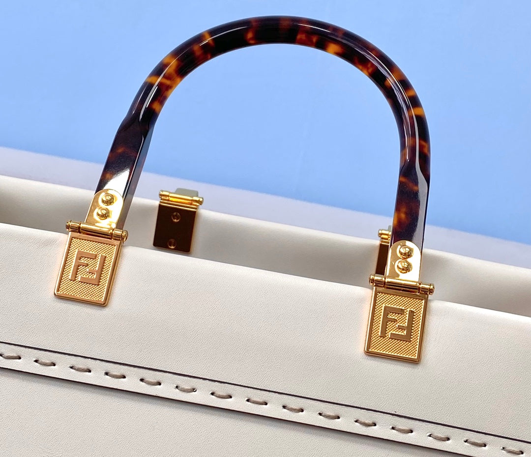 [TOP] FENDI FENDI Medium Sunshine Tote - White