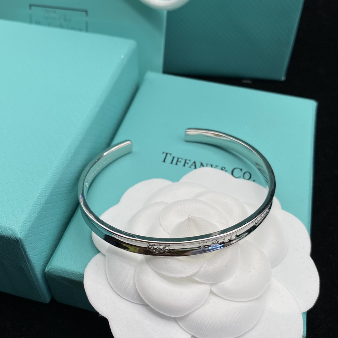 [TOP] Tiffany & Co. 1837™ Cuff in Silver Bracelet