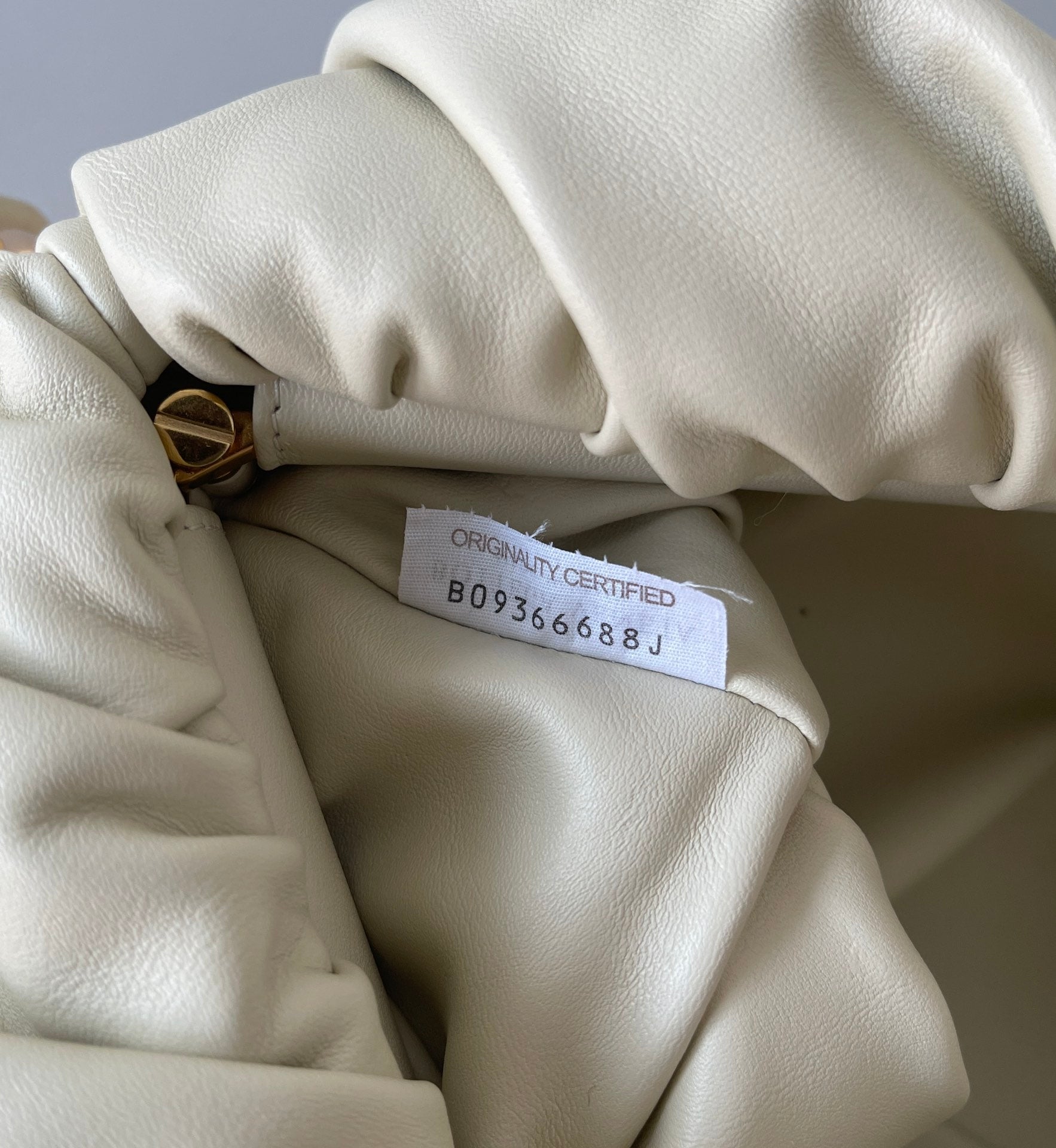 [TOP] Bottega Veneta BV The Chain Pouch 31*16*12cm - Cream