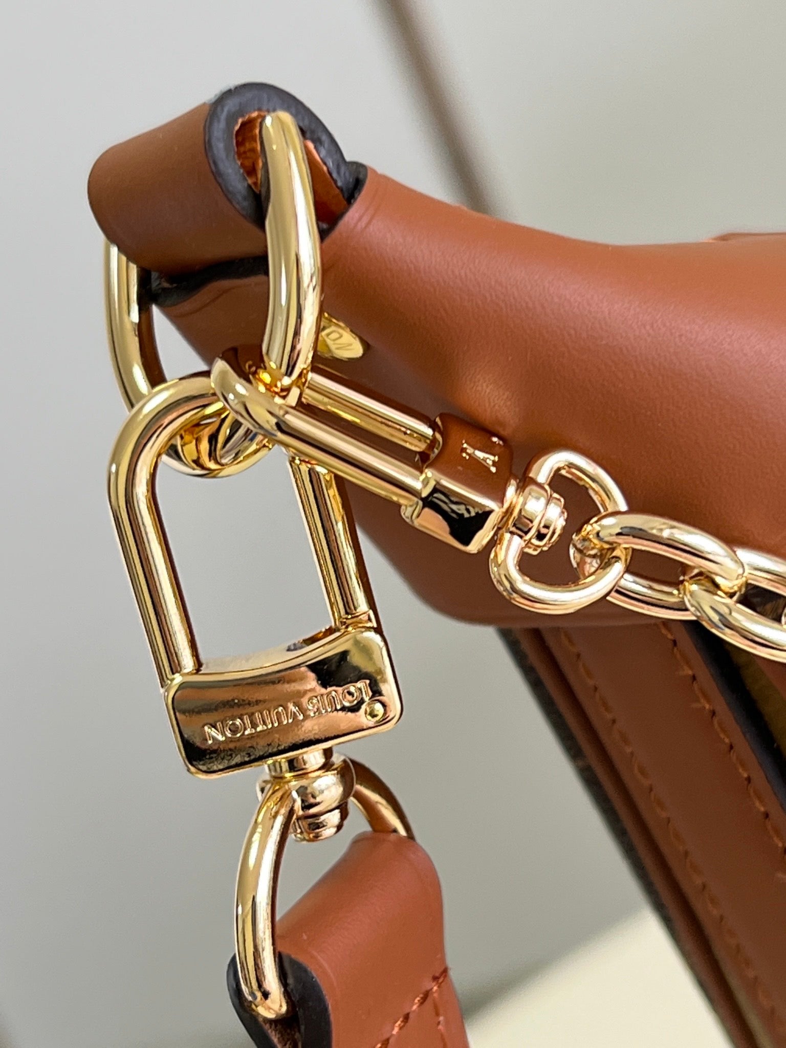 [TOP] Louis Vuitton LV Loop GM Hobo Monogram Bag 38×30×10 cm-Brown