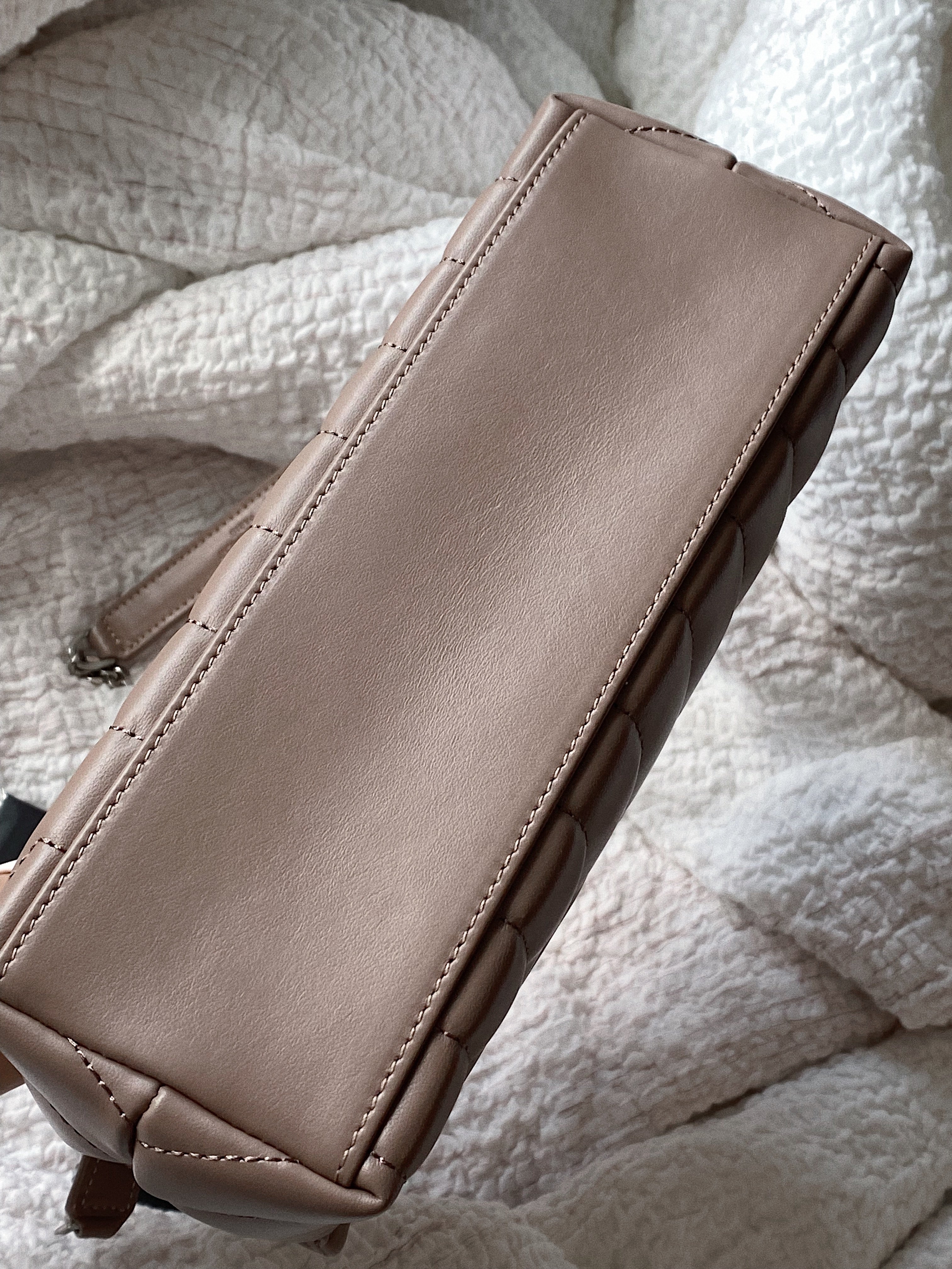 [TOP] Yves Saint Laurent YSL Loulou Quilted Shoulder Bag Small 20cm - Taupe