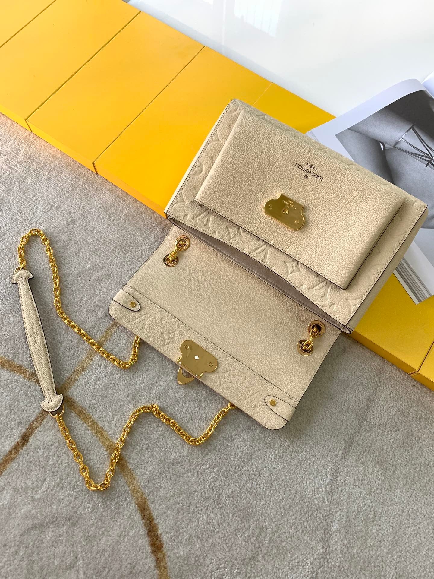 [TOP] Louis Vuitton LV  Vavin BB MM 25.0 x 17.0 x 9.5 cm - Cream White