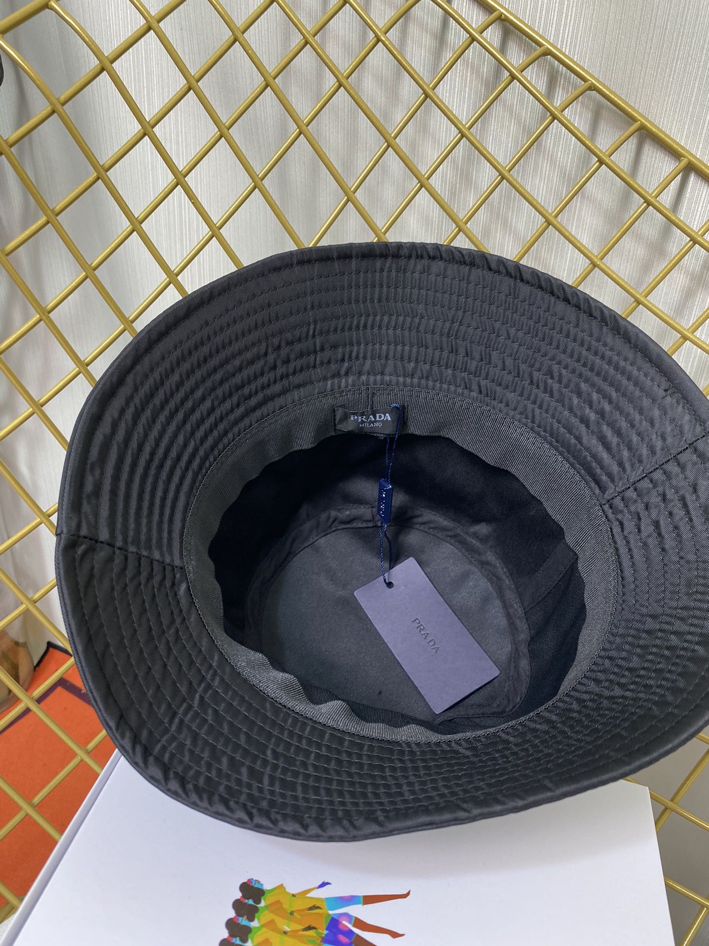 [TOP] PRADA Nylon Re-Edition Bucket Hat - Black