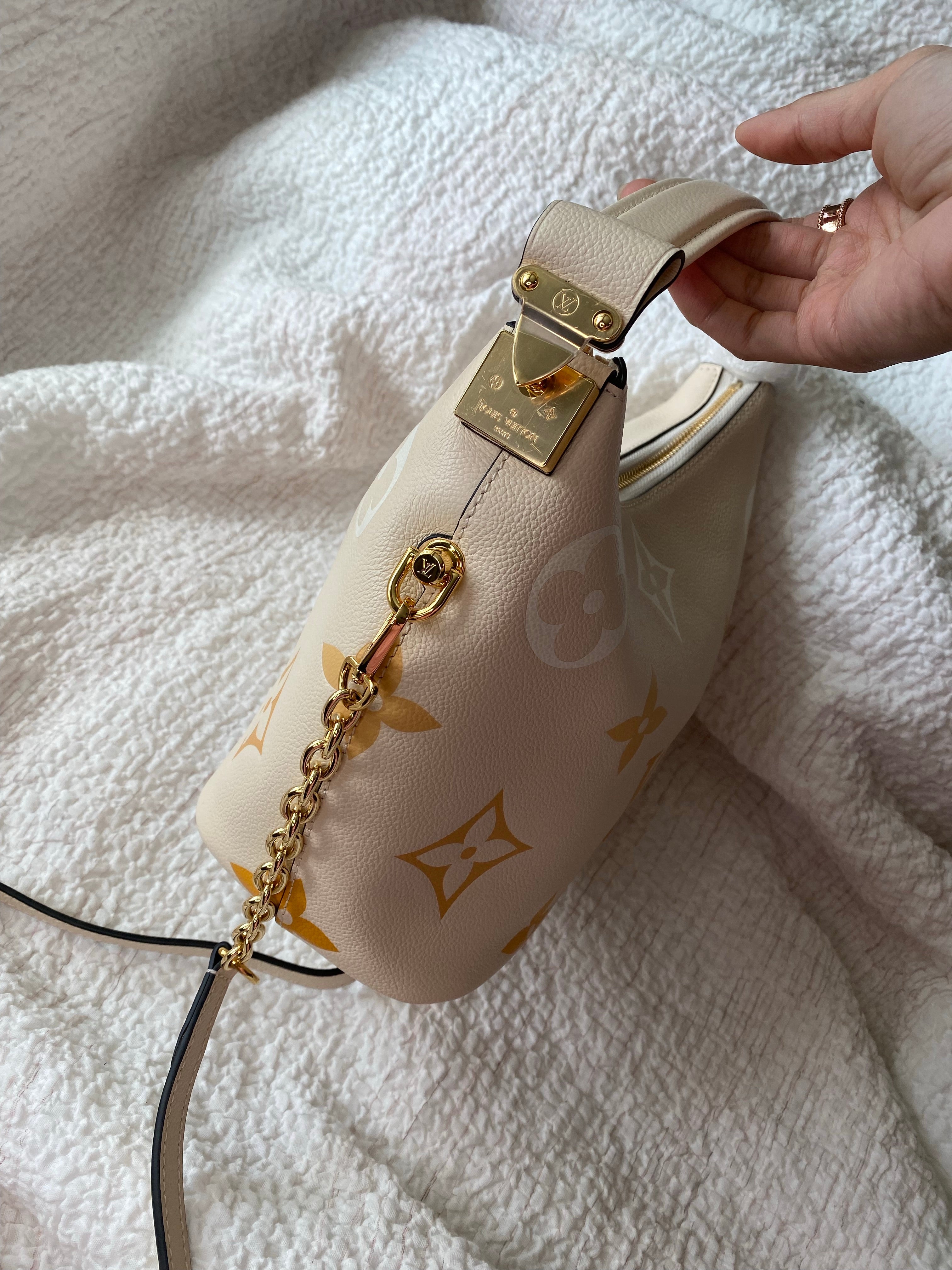 [TOP] Louis Vuitton LV Marshmallow Hobo Bag 24 x 22 x 13 cm - Vanilla Yellow