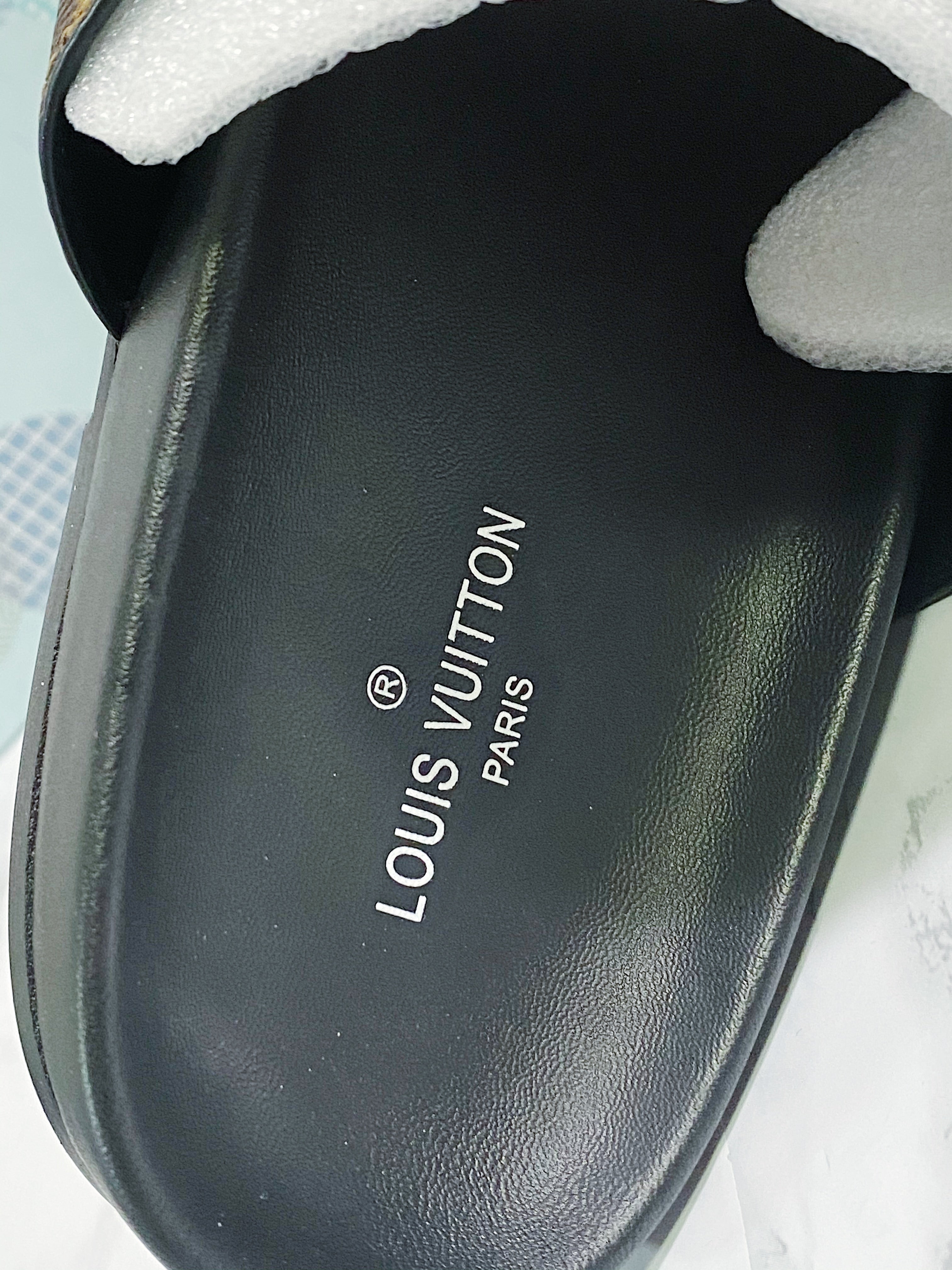 [TOP] Louis Vuitton LV L.V Bom Dia Flat Sandals Monogram